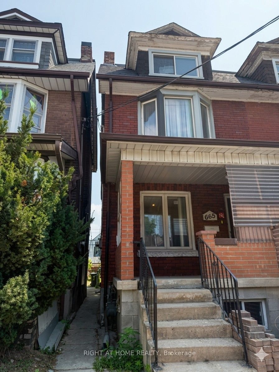 665 Ossington Avenue, Toronto, ON, M6G 3T6