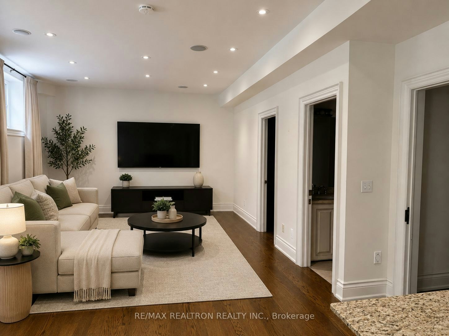 71 Newton Drive, Toronto, ON, M2M 2M8 - 3