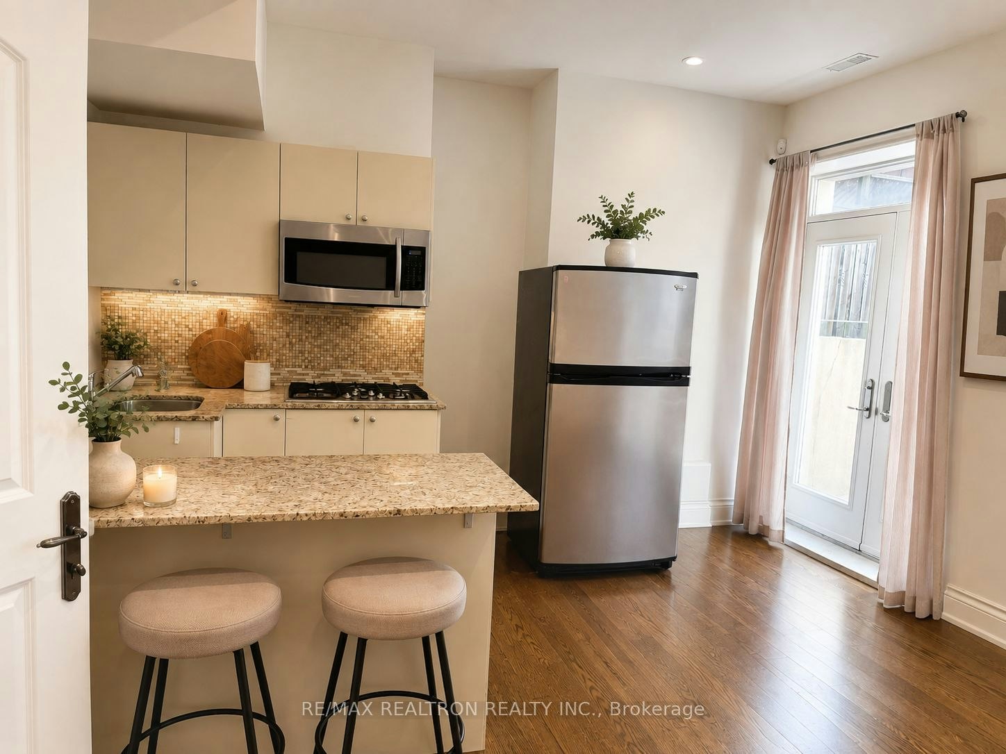 71 Newton Drive, Toronto, ON, M2M 2M8 - 6