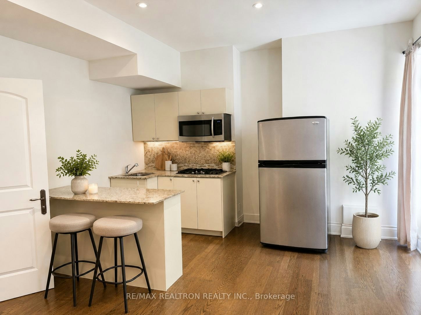 71 Newton Drive, Toronto, ON, M2M 2M8 - 5