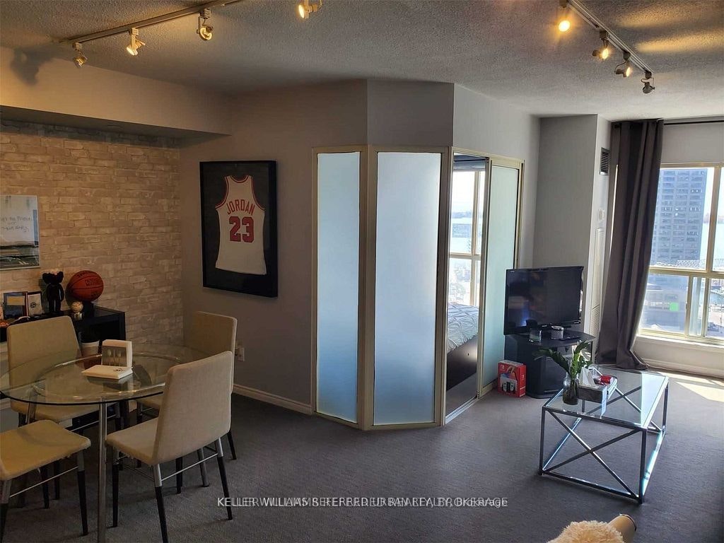 2619-25 The Esplanade N/A, Toronto, ON, M5E 1W5 - 4