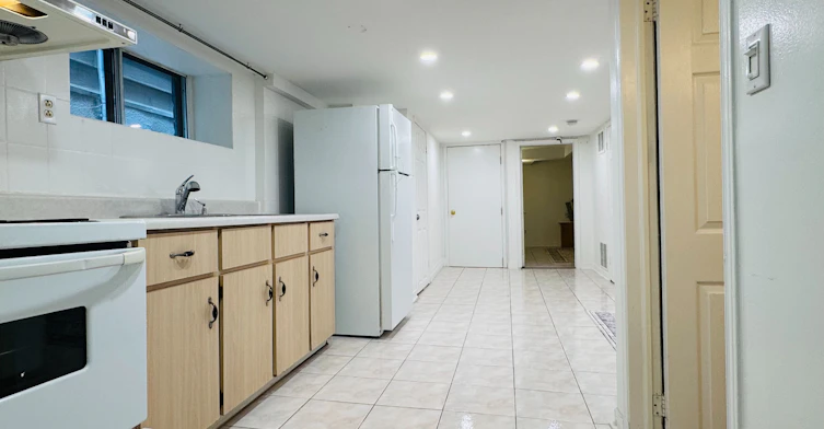 Basement-149 Euclid Avenue, Toronto, ON, M6J 2J8 - 4