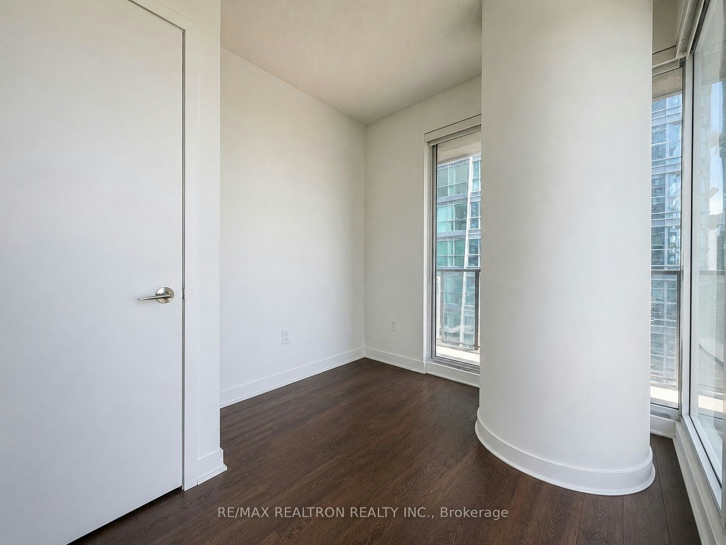 2711 Master & 2nd Bedroom-125 Blue Jays Way, Toronto, ON, M5V 1J6 - 7