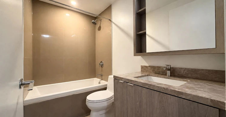 2711 Master & 2nd Bedroom-125 Blue Jays Way, Toronto, ON, M5V 1J6 - 8