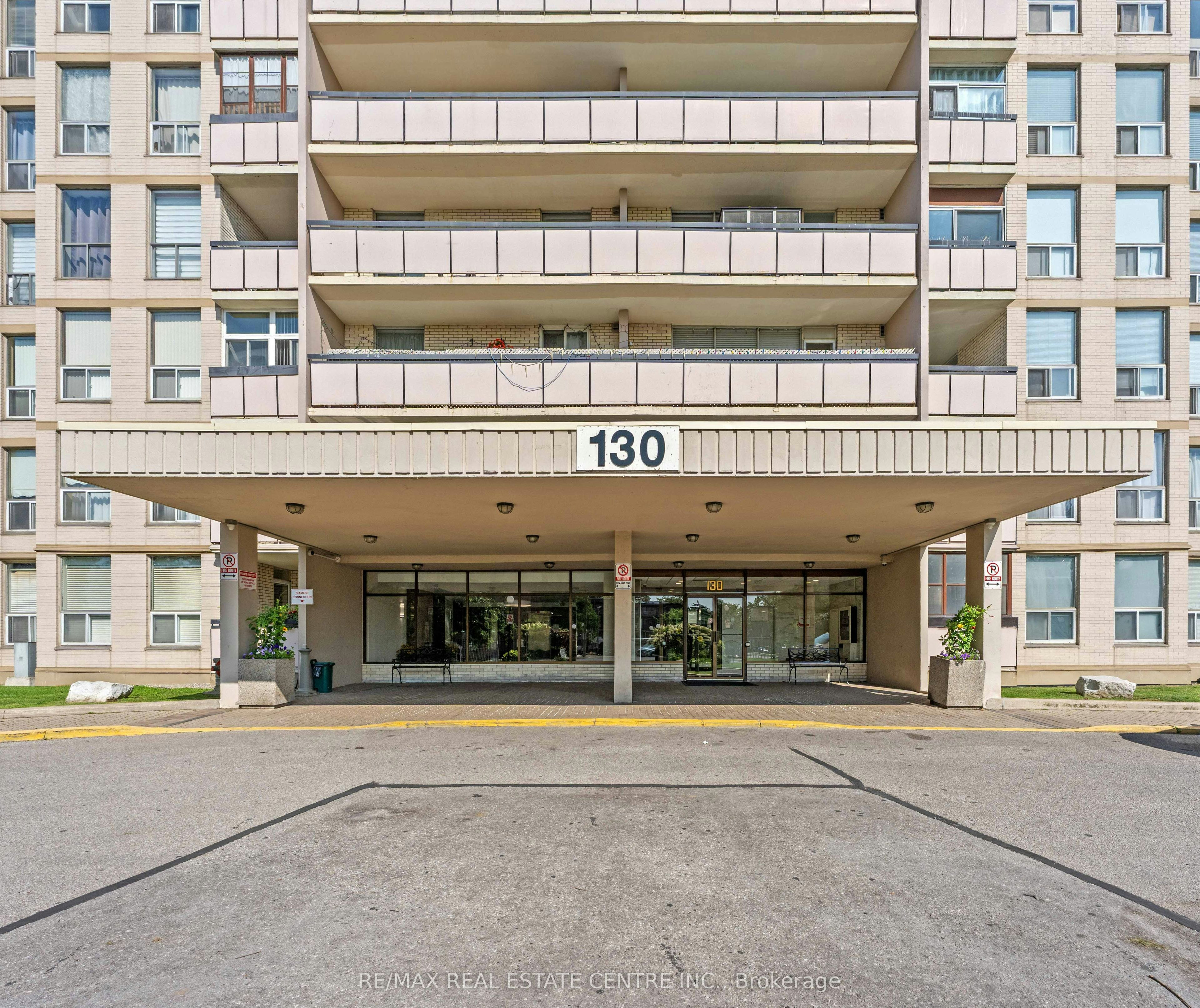 504-130 Neptune Drive, Toronto, ON, M6A 1X5 - 4