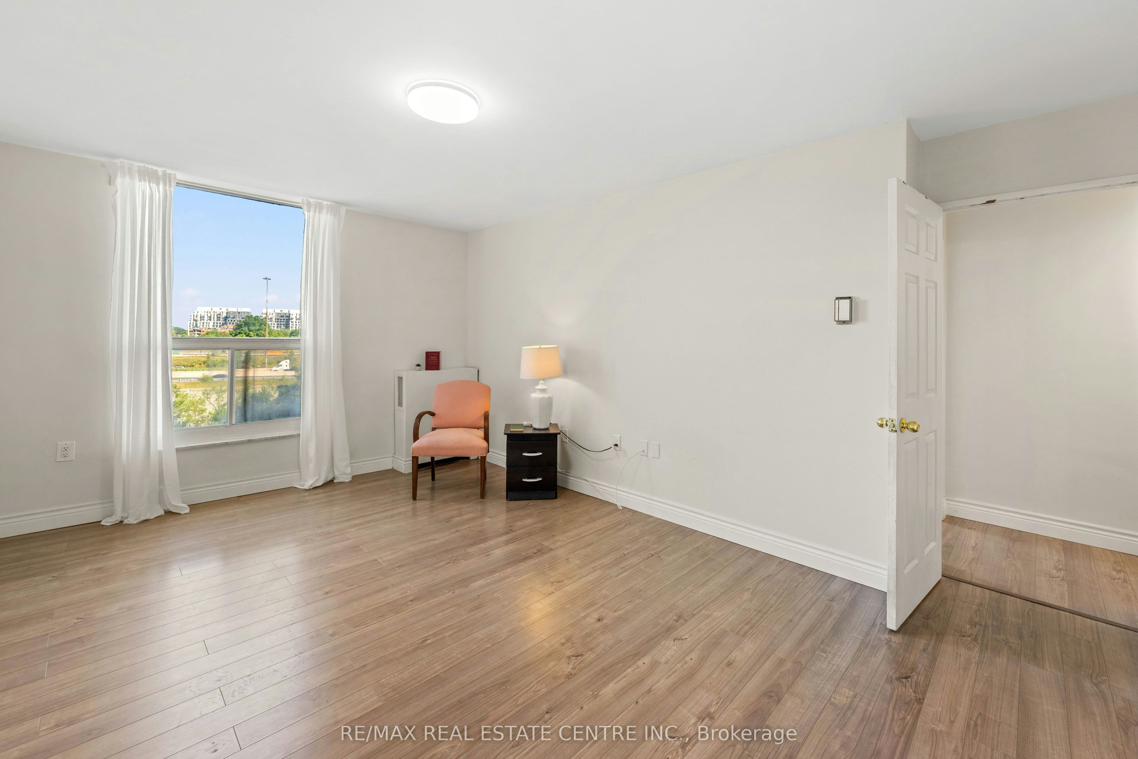 504-130 Neptune Drive, Toronto, ON, M6A 1X5 - 25