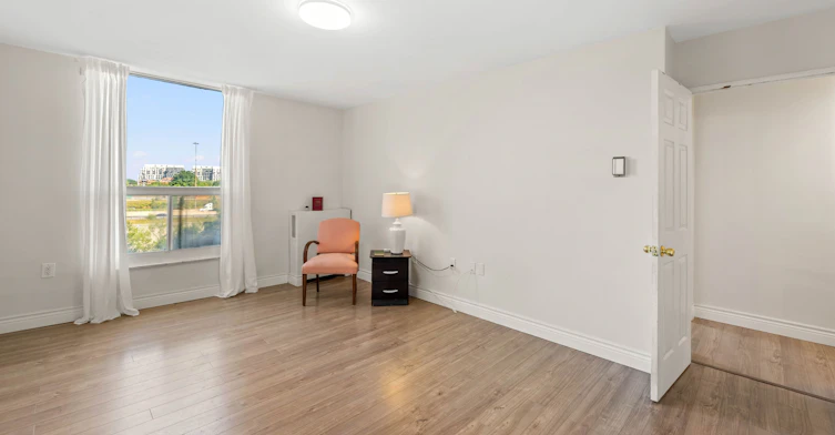 504-130 Neptune Drive, Toronto, ON, M6A 1X5 - 25
