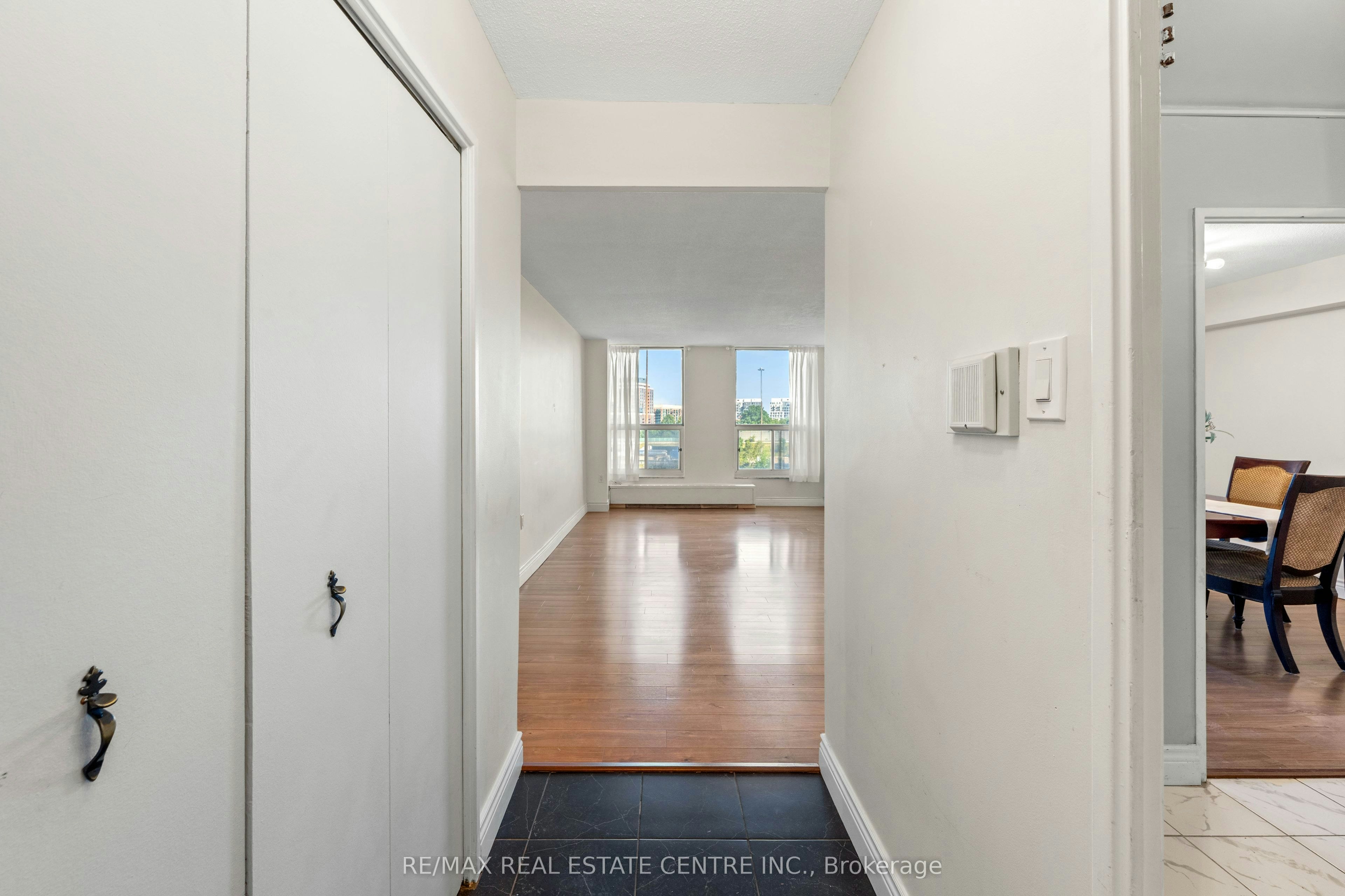 504-130 Neptune Drive, Toronto, ON, M6A 1X5 - 9