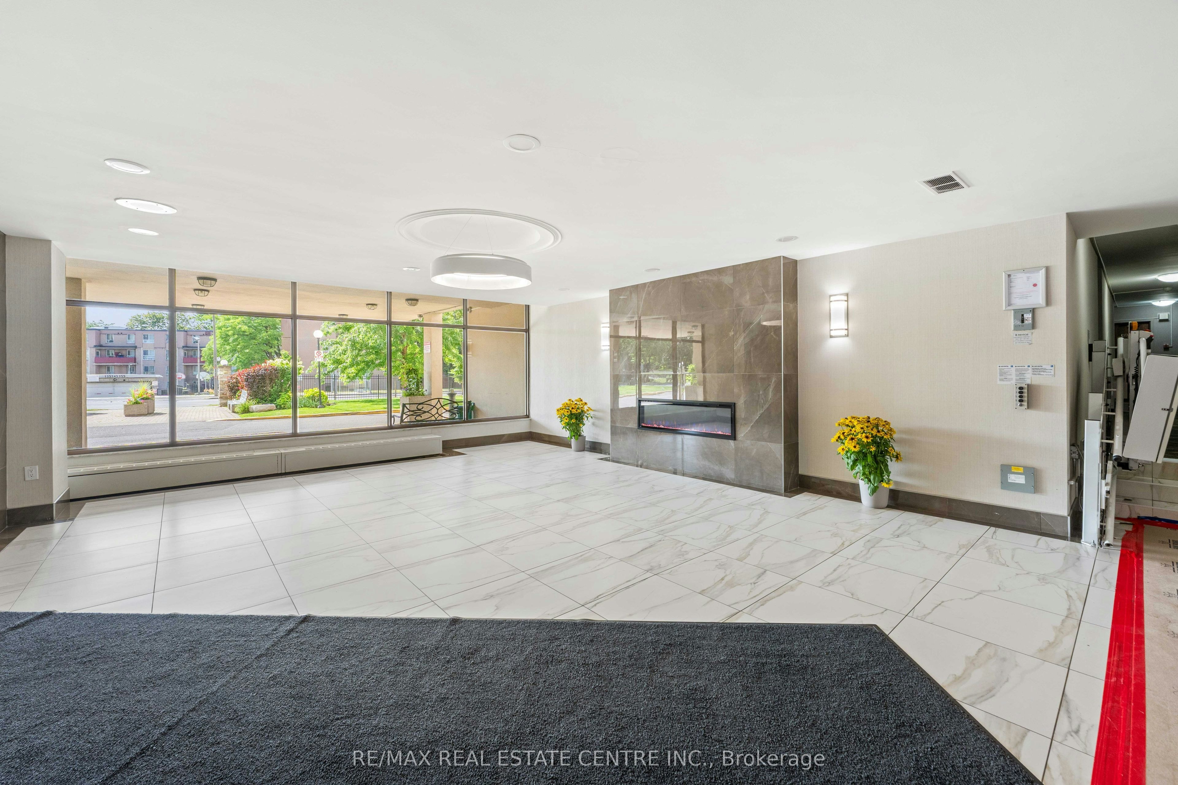 504-130 Neptune Drive, Toronto, ON, M6A 1X5 - 6