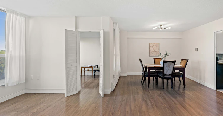 504-130 Neptune Drive, Toronto, ON, M6A 1X5 - 13