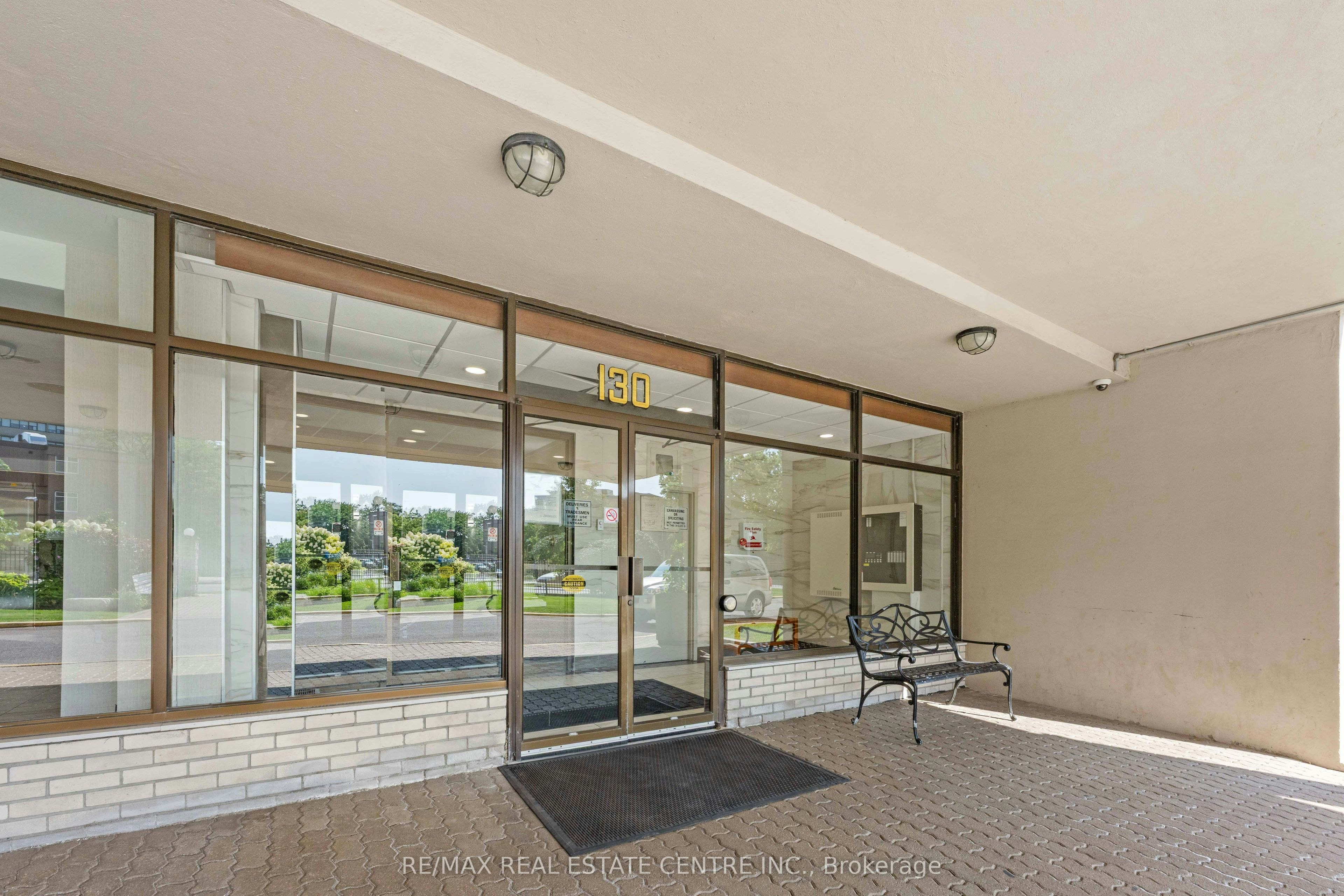 504-130 Neptune Drive, Toronto, ON, M6A 1X5 - 5
