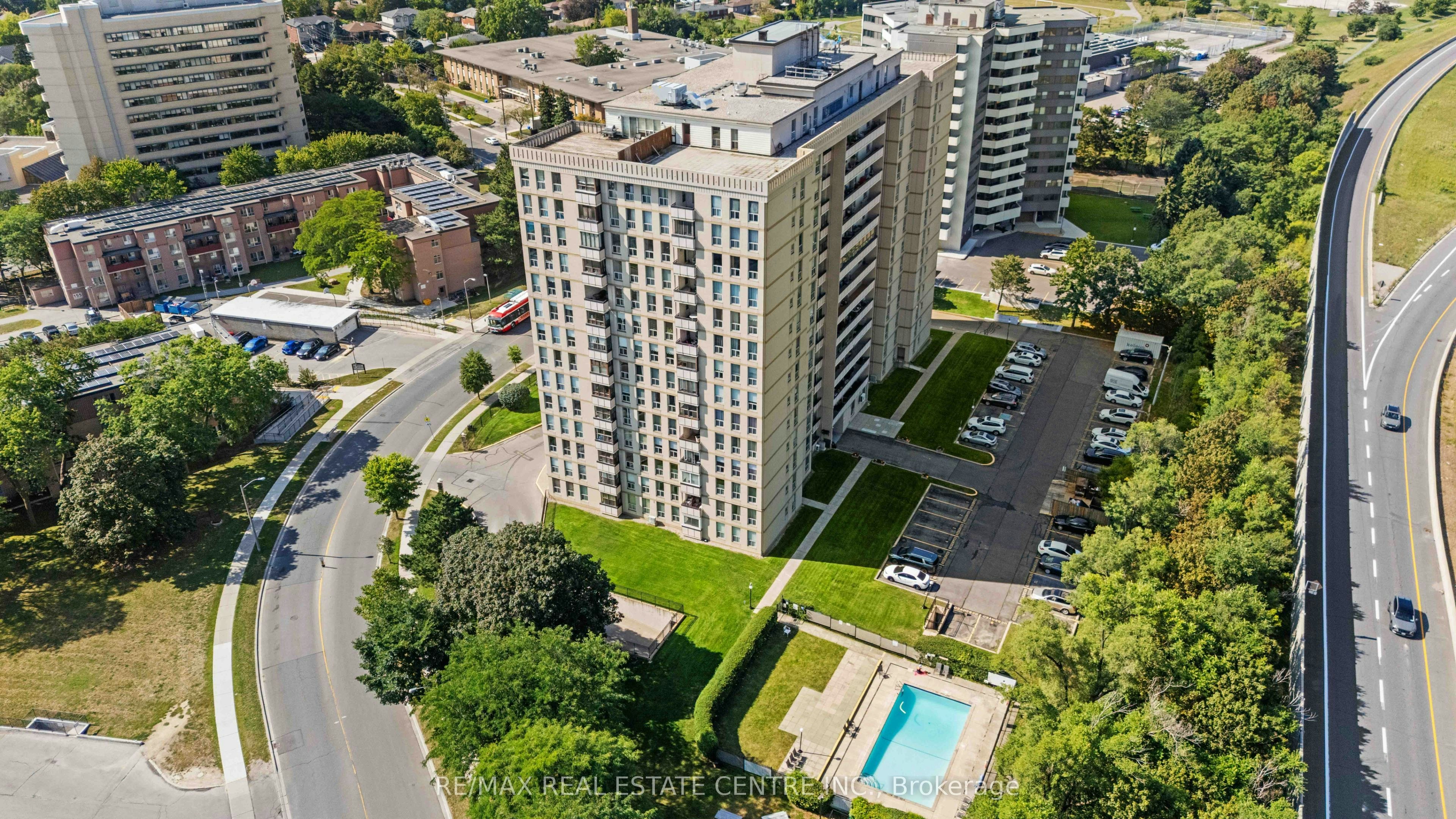 504-130 Neptune Drive, Toronto, ON, M6A 1X5 - 3