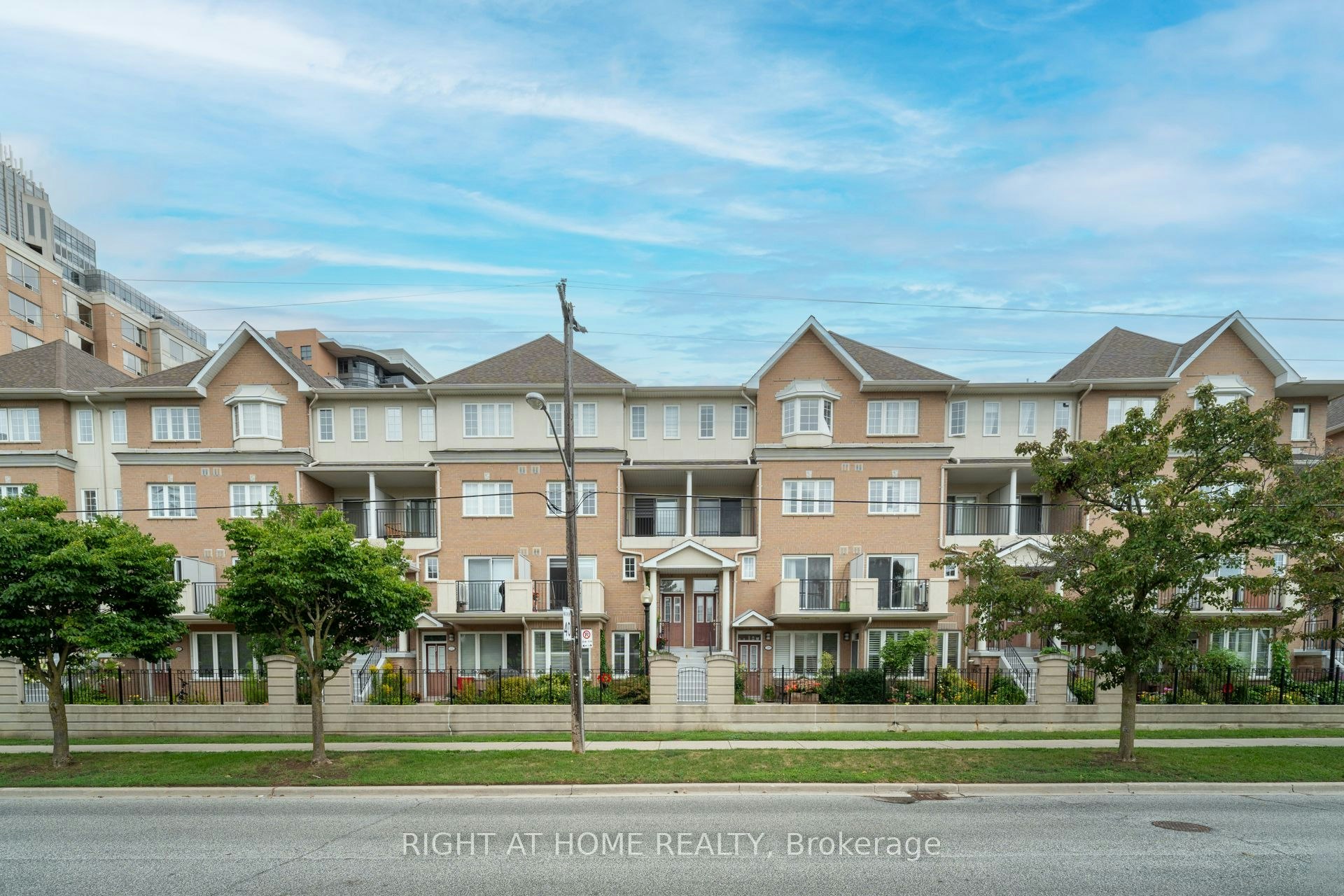 220 Grandview Way, Toronto, ON, M2N 6V3