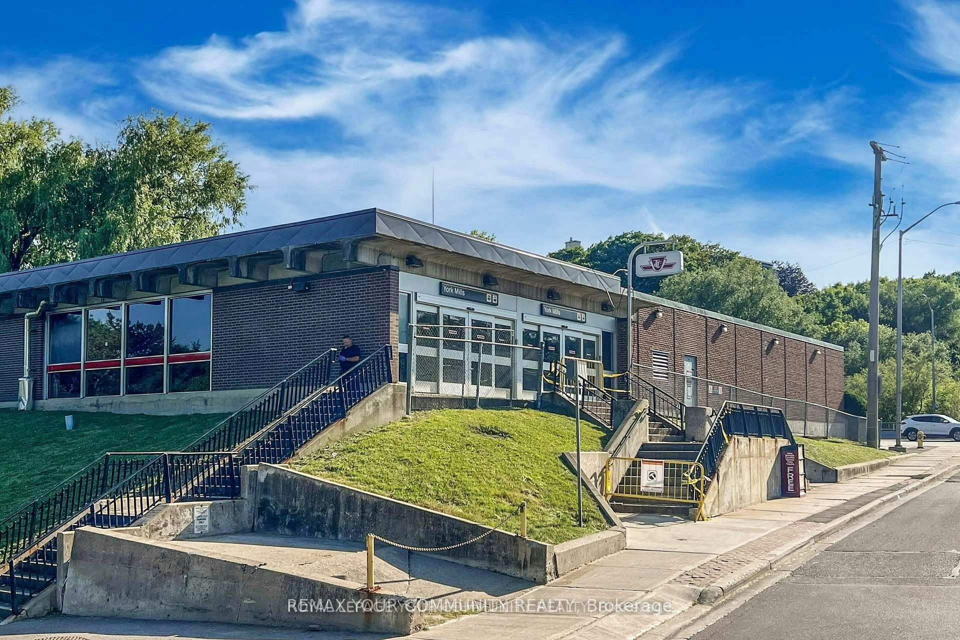 410-10 Old York Mills Road, Toronto, ON, M2P 2G9 - 36