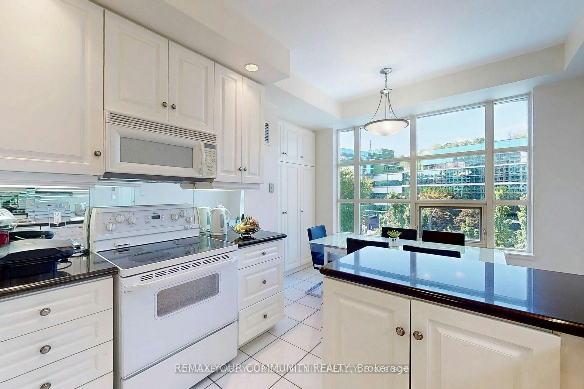 410-10 Old York Mills Road, Toronto, ON, M2P 2G9 - 20