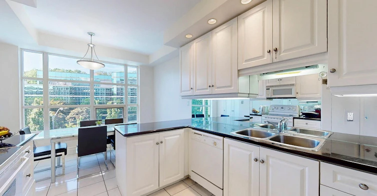 410-10 Old York Mills Road, Toronto, ON, M2P 2G9 - 17