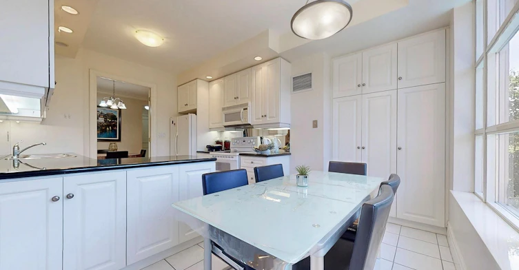 410-10 Old York Mills Road, Toronto, ON, M2P 2G9 - 19