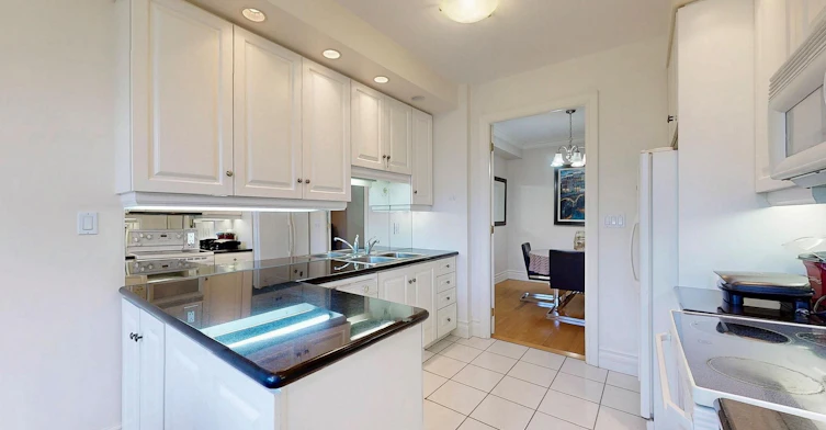 410-10 Old York Mills Road, Toronto, ON, M2P 2G9 - 18