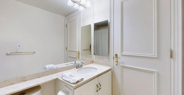 410-10 Old York Mills Road, Toronto, ON, M2P 2G9 - 28