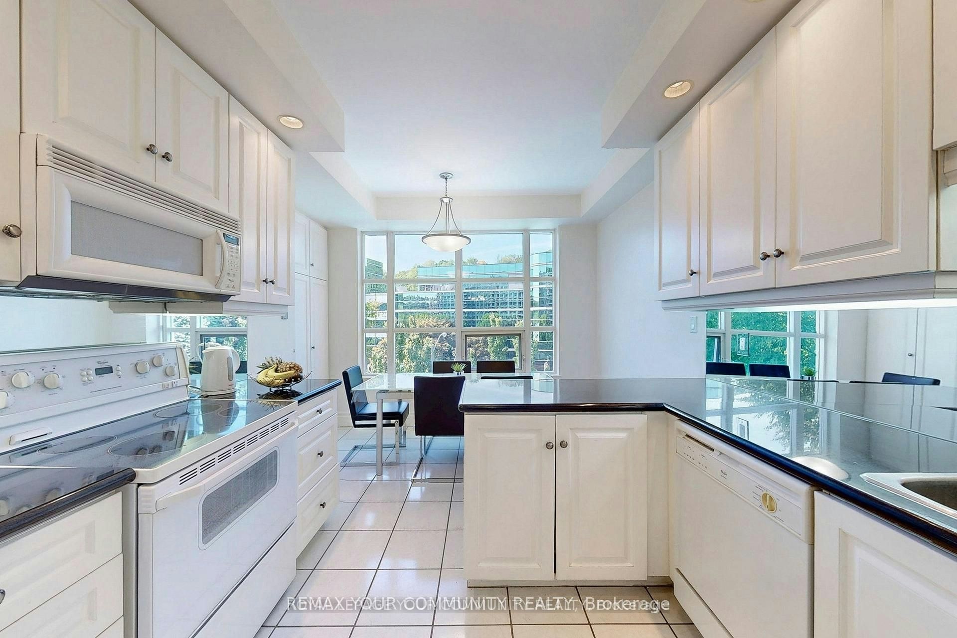 410-10 Old York Mills Road, Toronto, ON, M2P 2G9 - 21