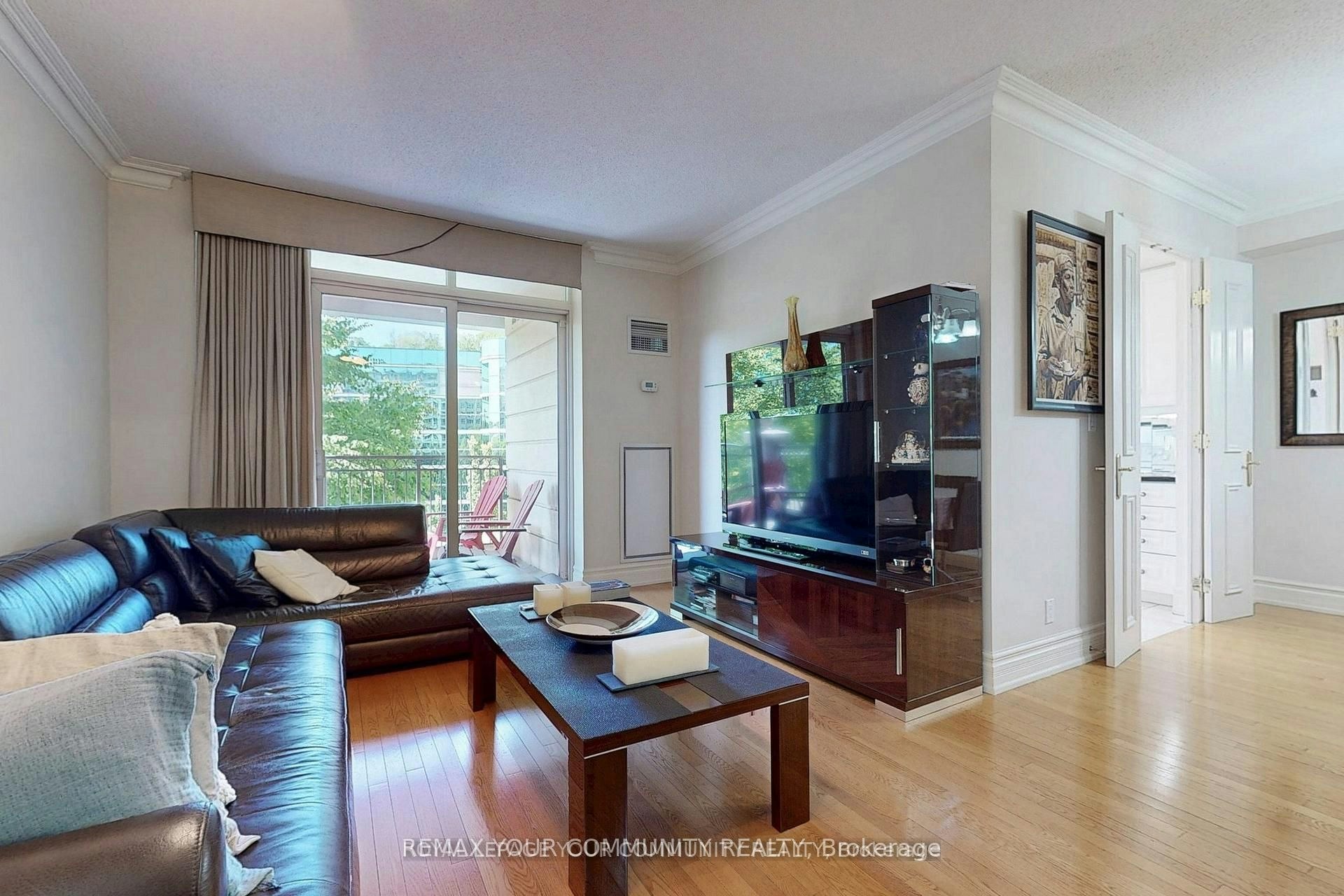 410-10 Old York Mills Road, Toronto, ON, M2P 2G9 - 11