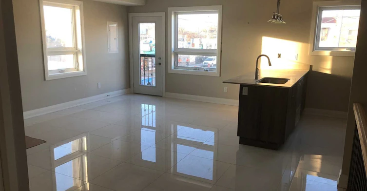 4-31 Alma Avenue, Toronto, ON, M6J 1N2 - 3