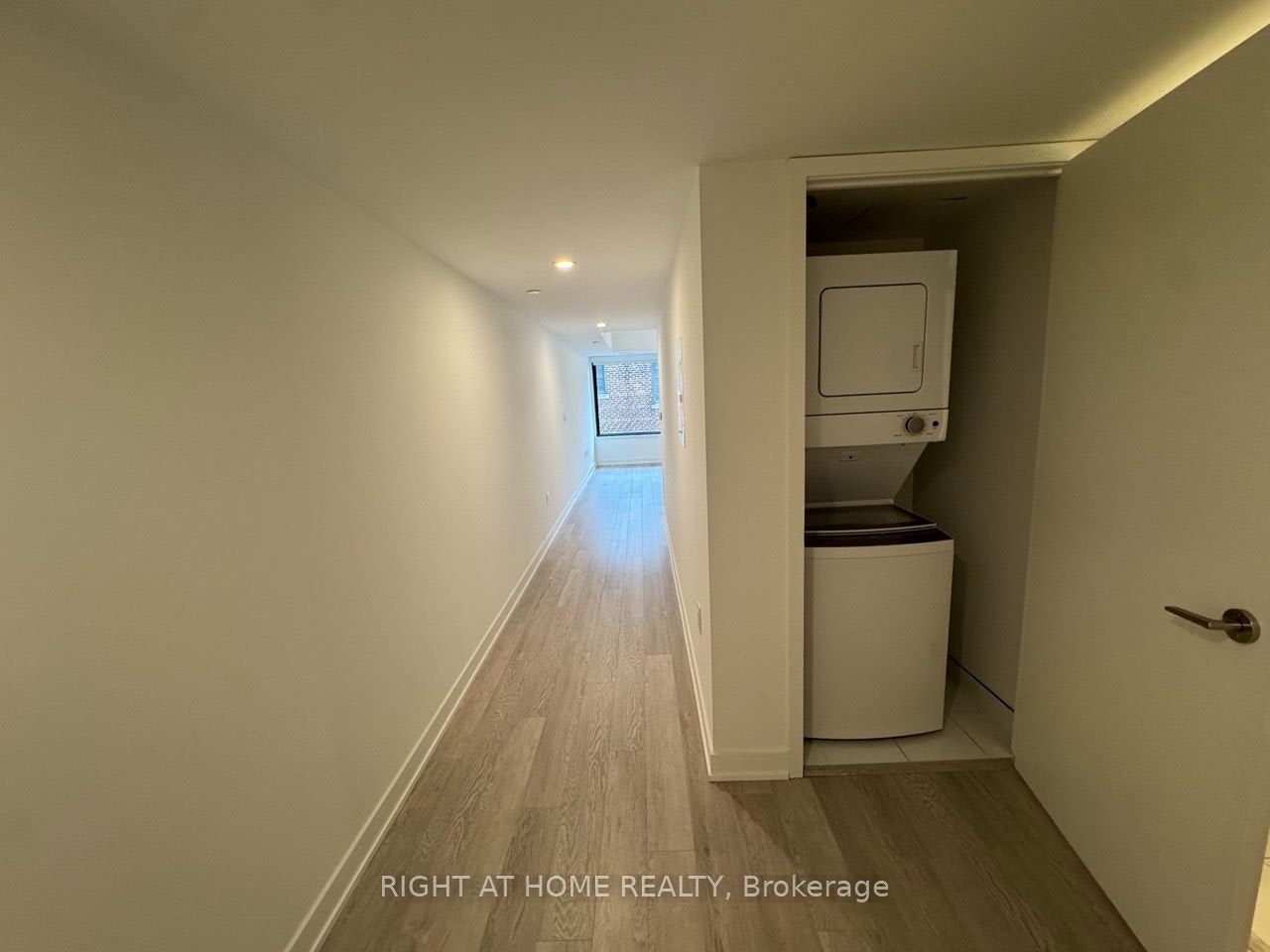 324-3 Strathgowan Avenue, Toronto, ON, M4N 1B8 - 14