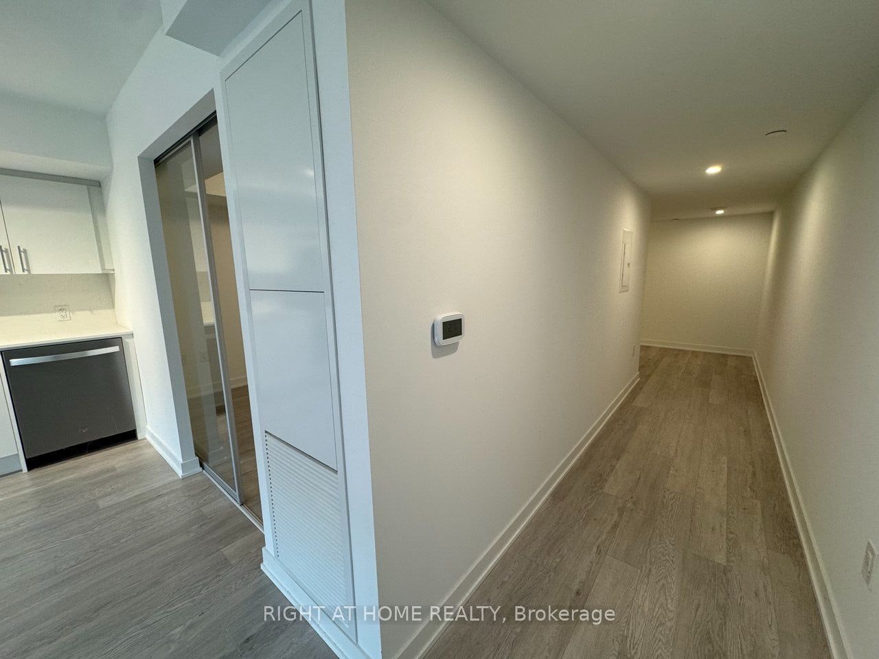 324-3 Strathgowan Avenue, Toronto, ON, M4N 1B8 - 12