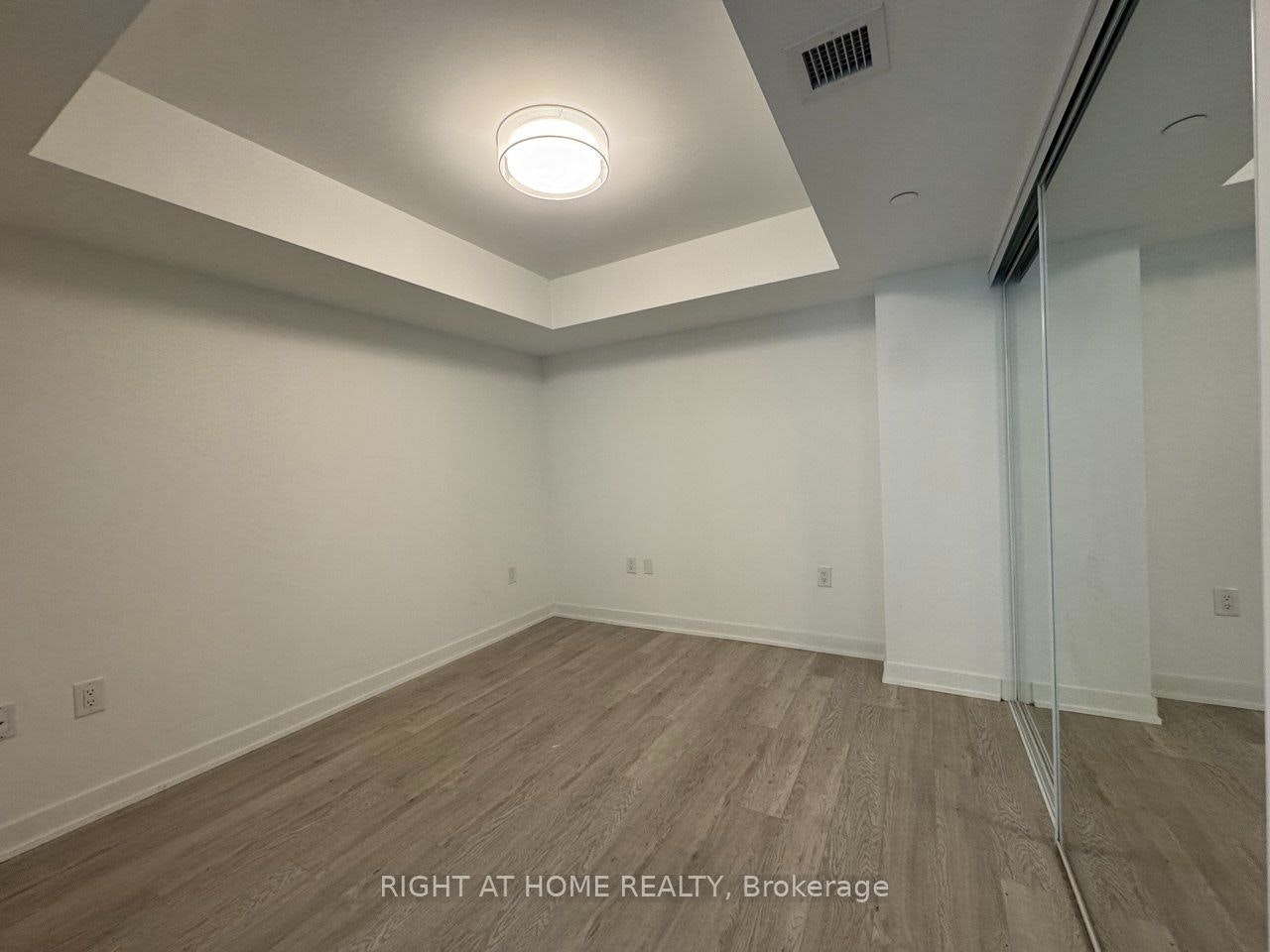 324-3 Strathgowan Avenue, Toronto, ON, M4N 1B8 - 8