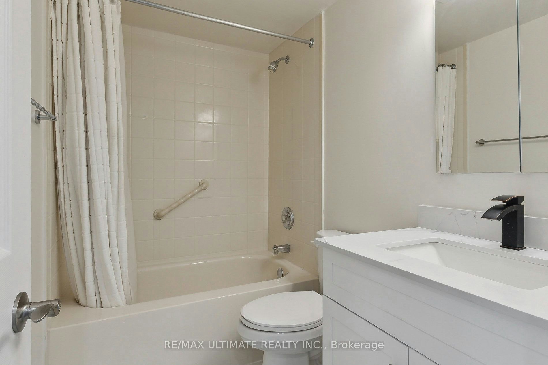 1215-33 Harbour Square, Toronto, ON, M5J 2G2 - 11