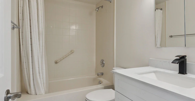 1215-33 Harbour Square, Toronto, ON, M5J 2G2 - 11