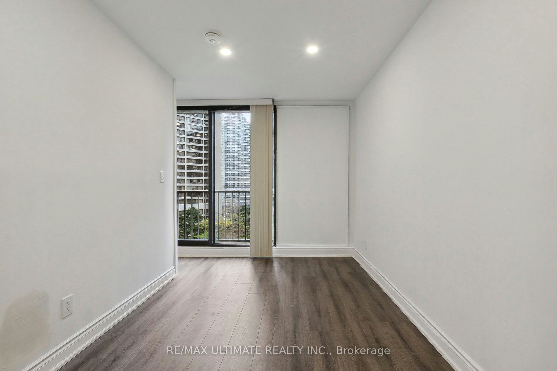 1215-33 Harbour Square, Toronto, ON, M5J 2G2 - 9