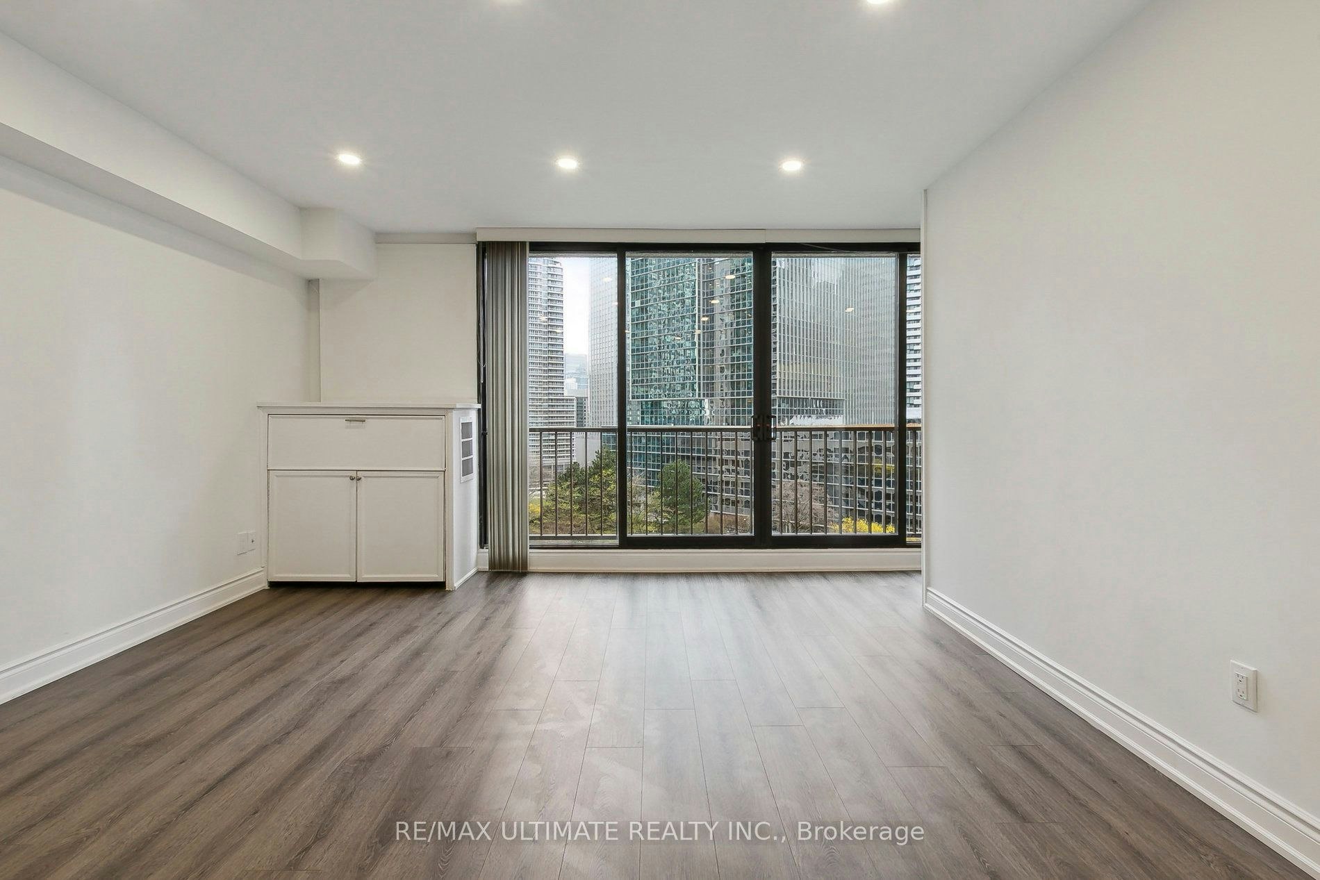 1215-33 Harbour Square, Toronto, ON, M5J 2G2 - 6