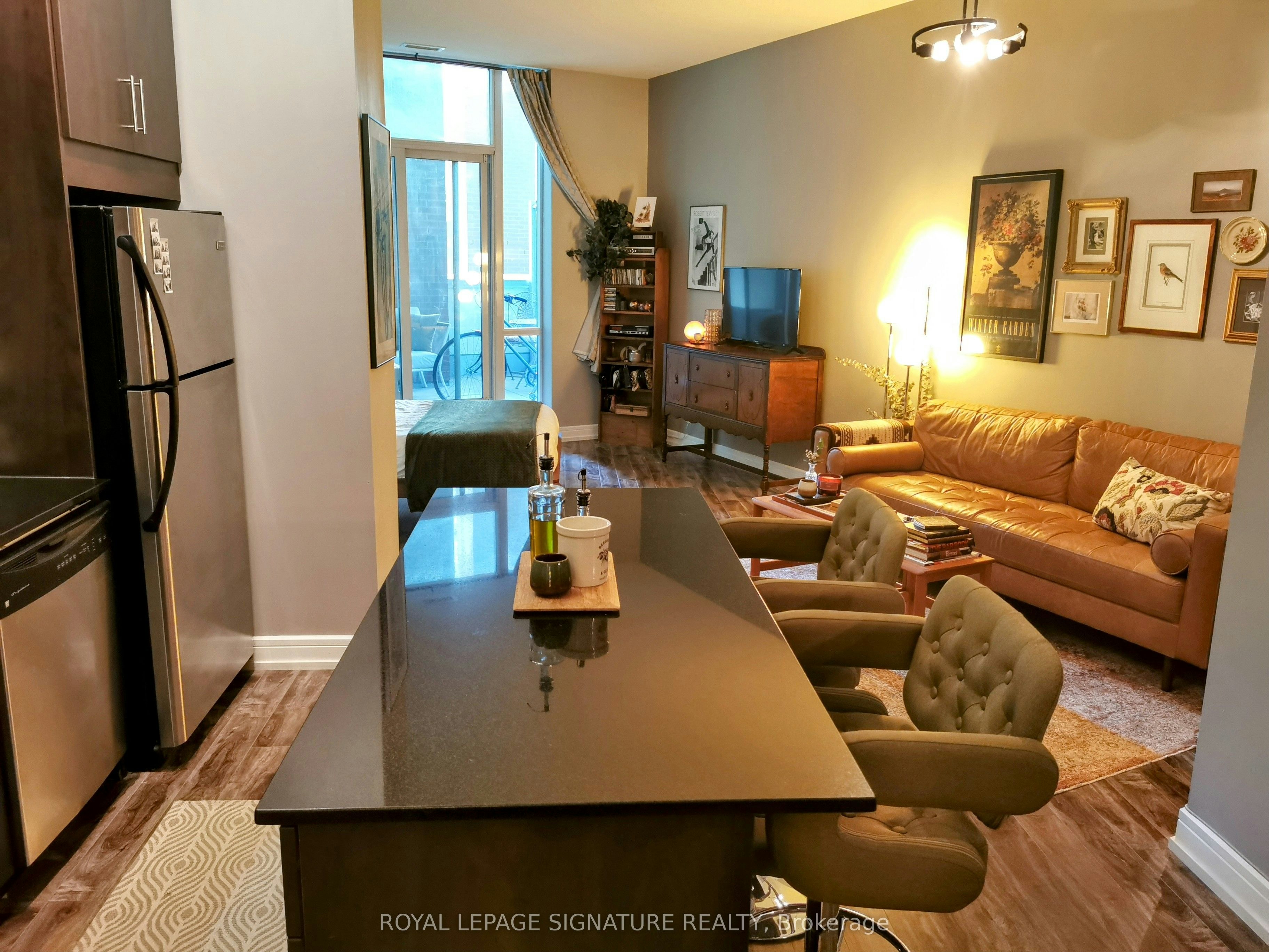 S202-112 George Street, Toronto, ON, M5A 2M5