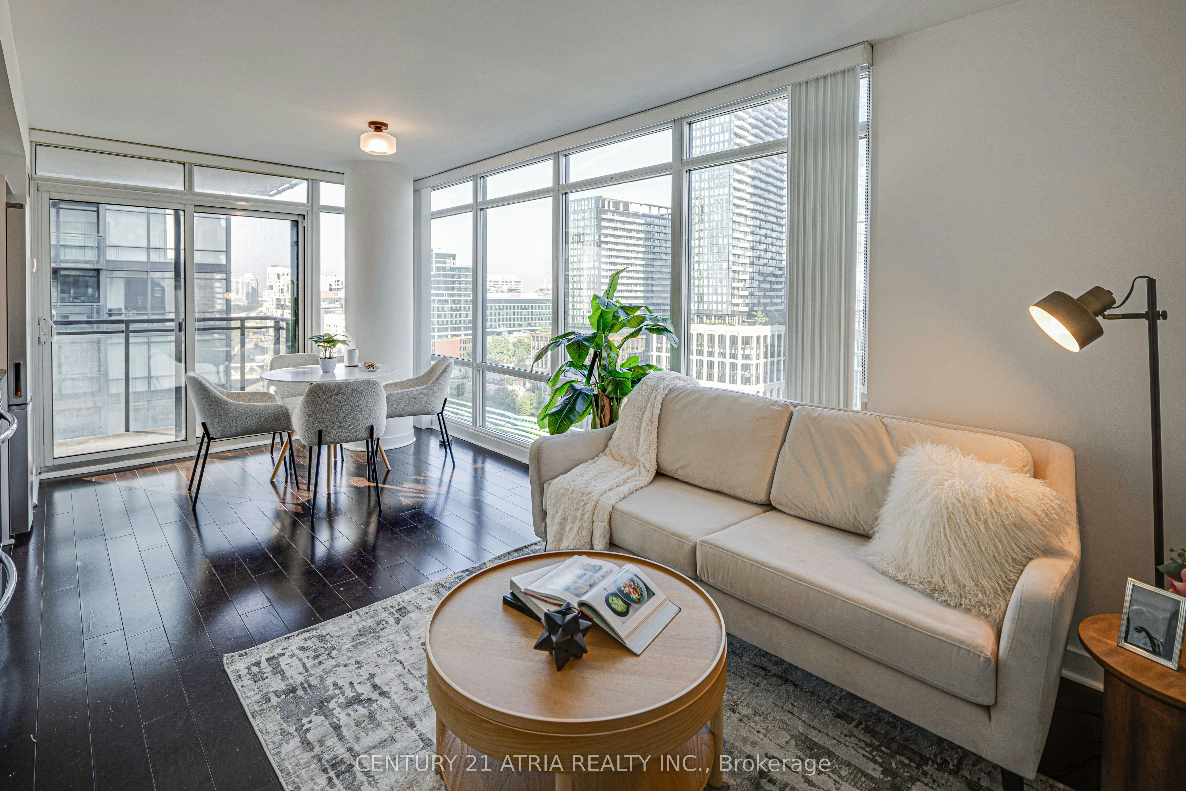1802-4K Spadina Avenue, Toronto, ON, M5V 3Y9