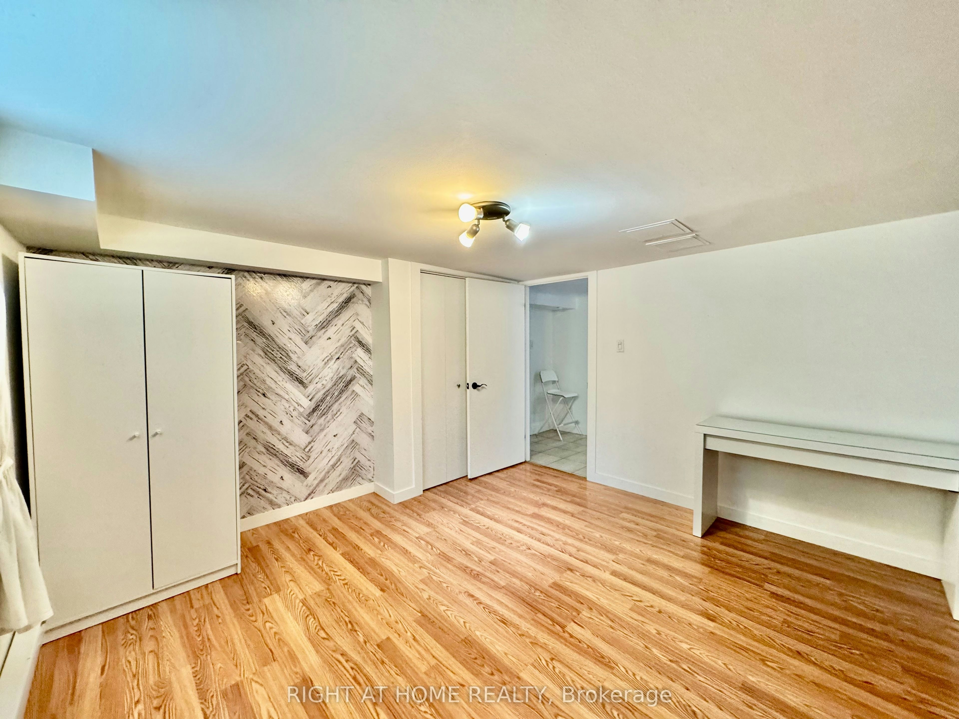 Lower Apartment-1196 Avenue Road, Toronto, ON, M5N 2G1 - 3