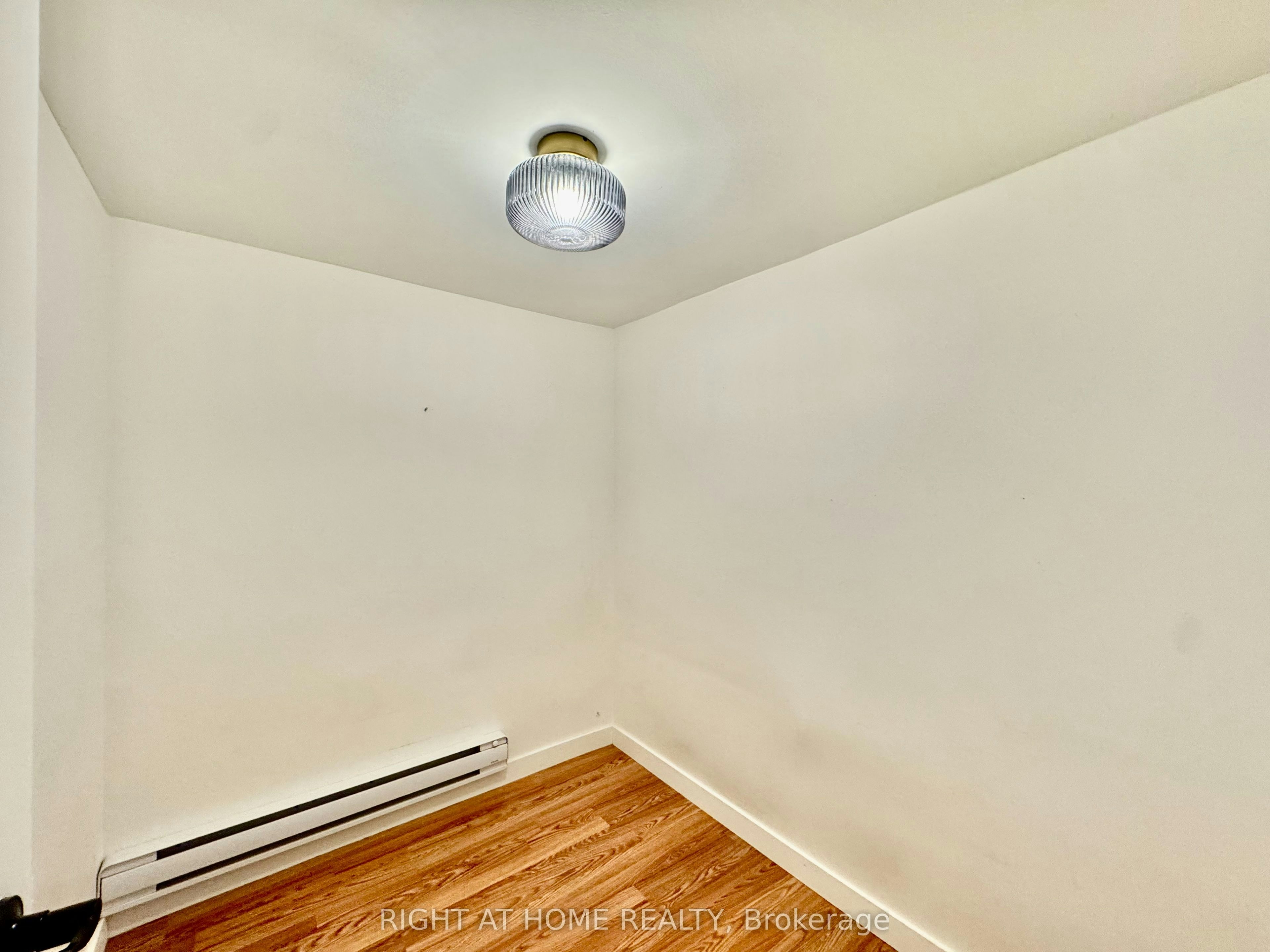 Lower Apartment-1196 Avenue Road, Toronto, ON, M5N 2G1 - 7
