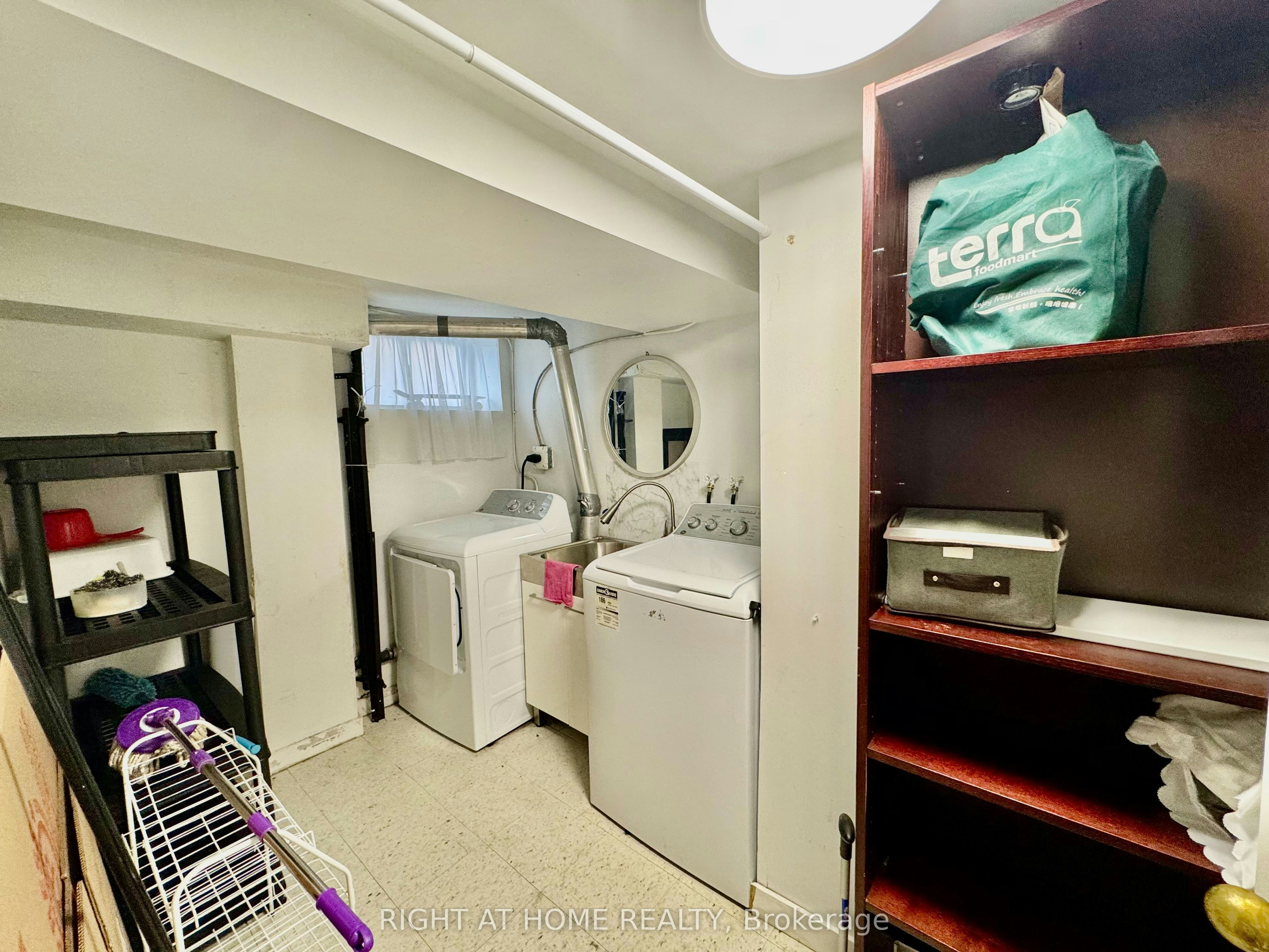 Lower Apartment-1196 Avenue Road, Toronto, ON, M5N 2G1 - 18