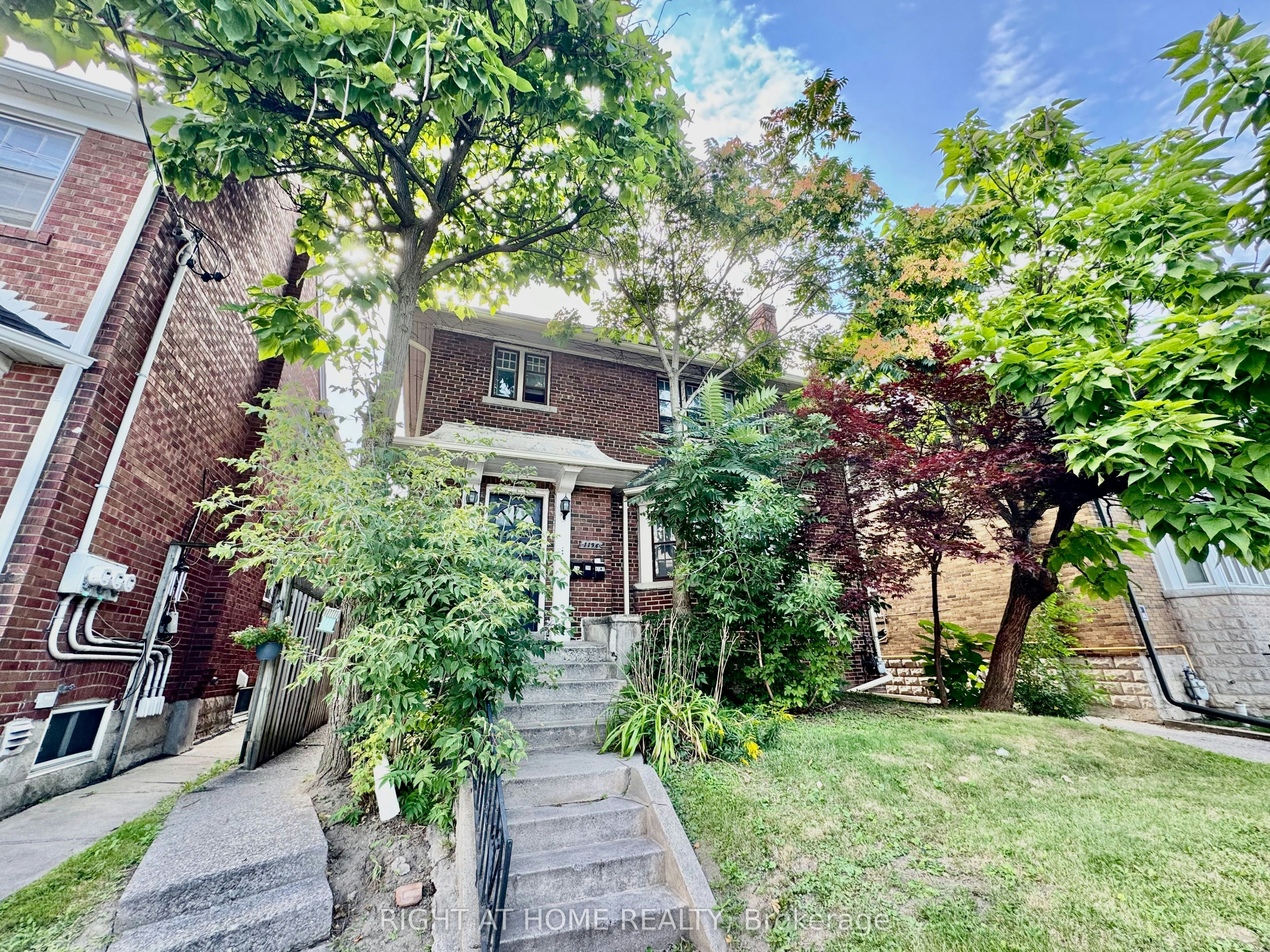 Lower Apartment-1196 Avenue Road, Toronto, ON, M5N 2G1 - 26