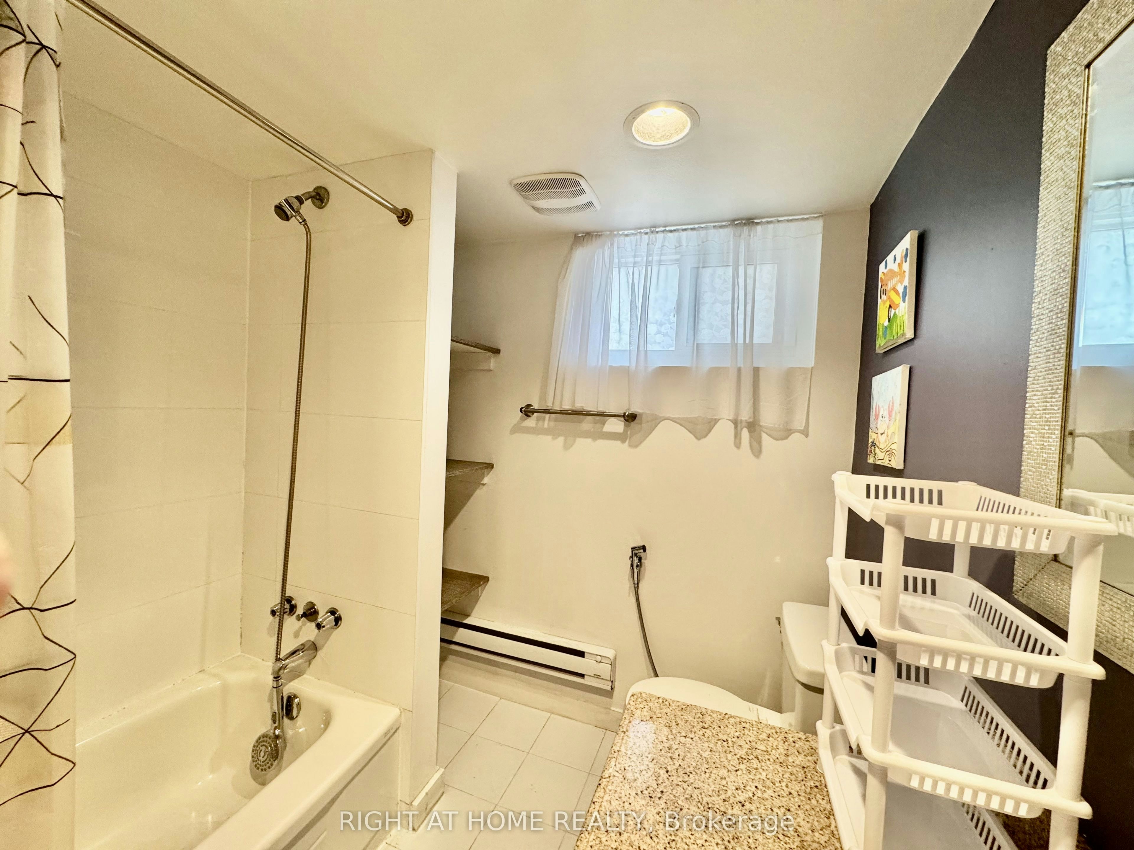 Lower Apartment-1196 Avenue Road, Toronto, ON, M5N 2G1 - 15