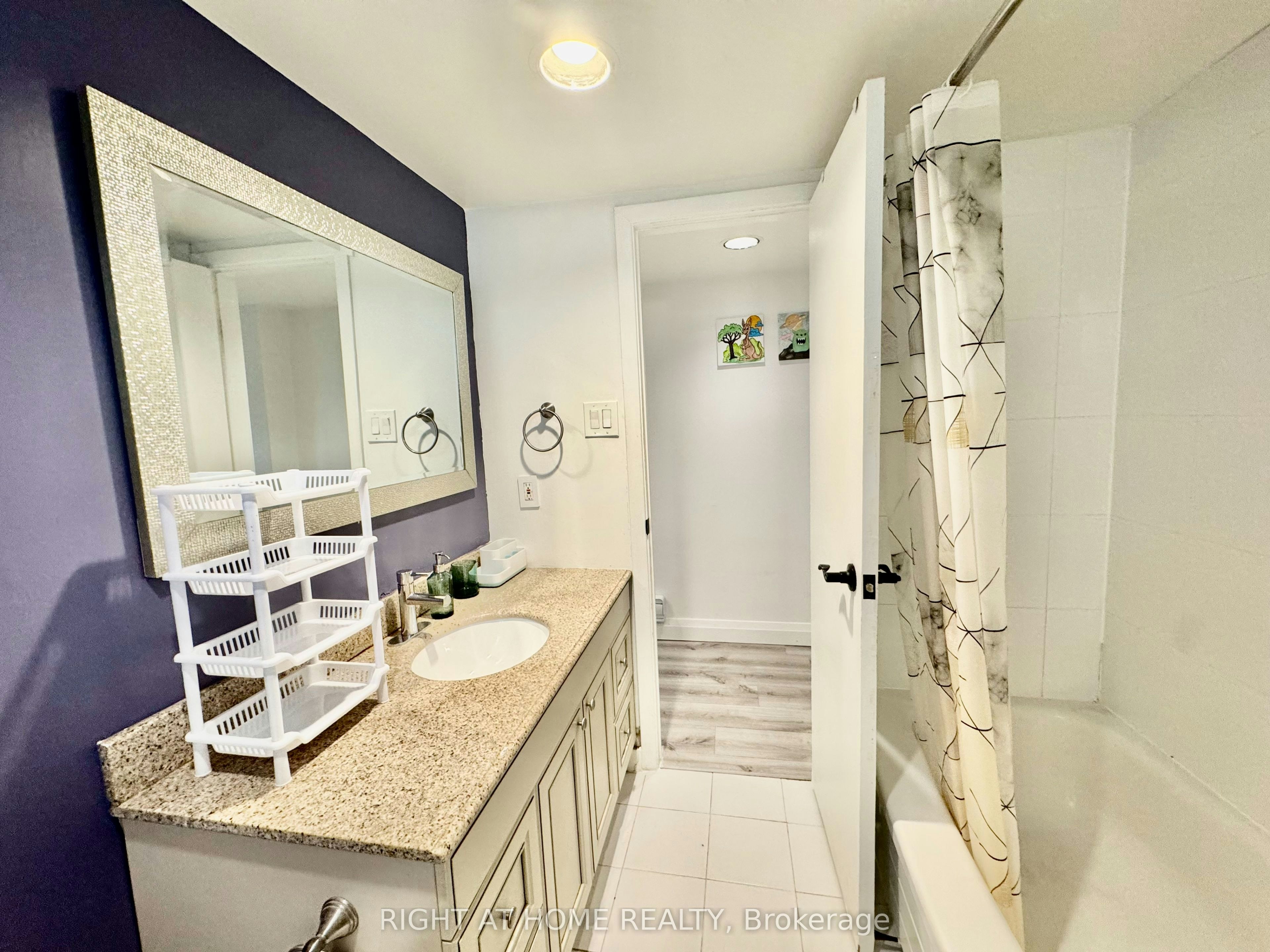 Lower Apartment-1196 Avenue Road, Toronto, ON, M5N 2G1 - 16