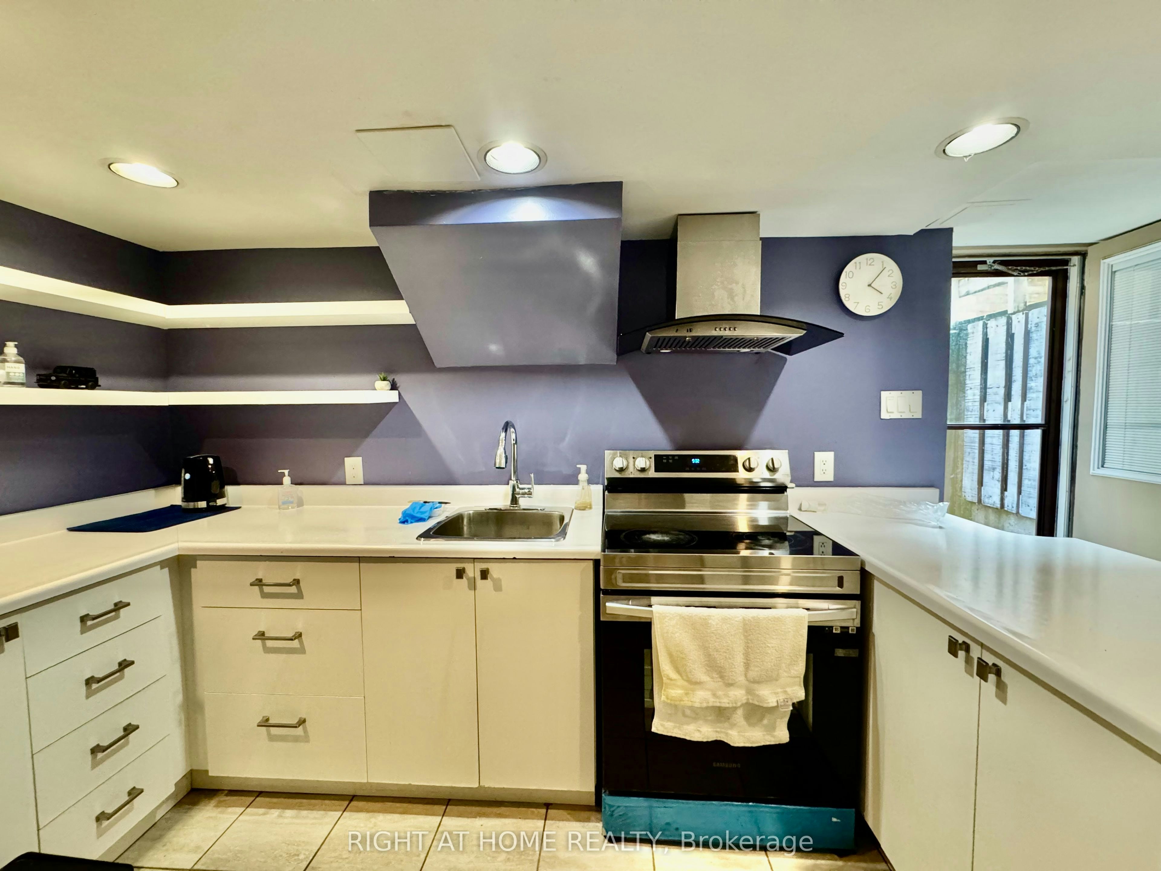 Lower Apartment-1196 Avenue Road, Toronto, ON, M5N 2G1 - 23