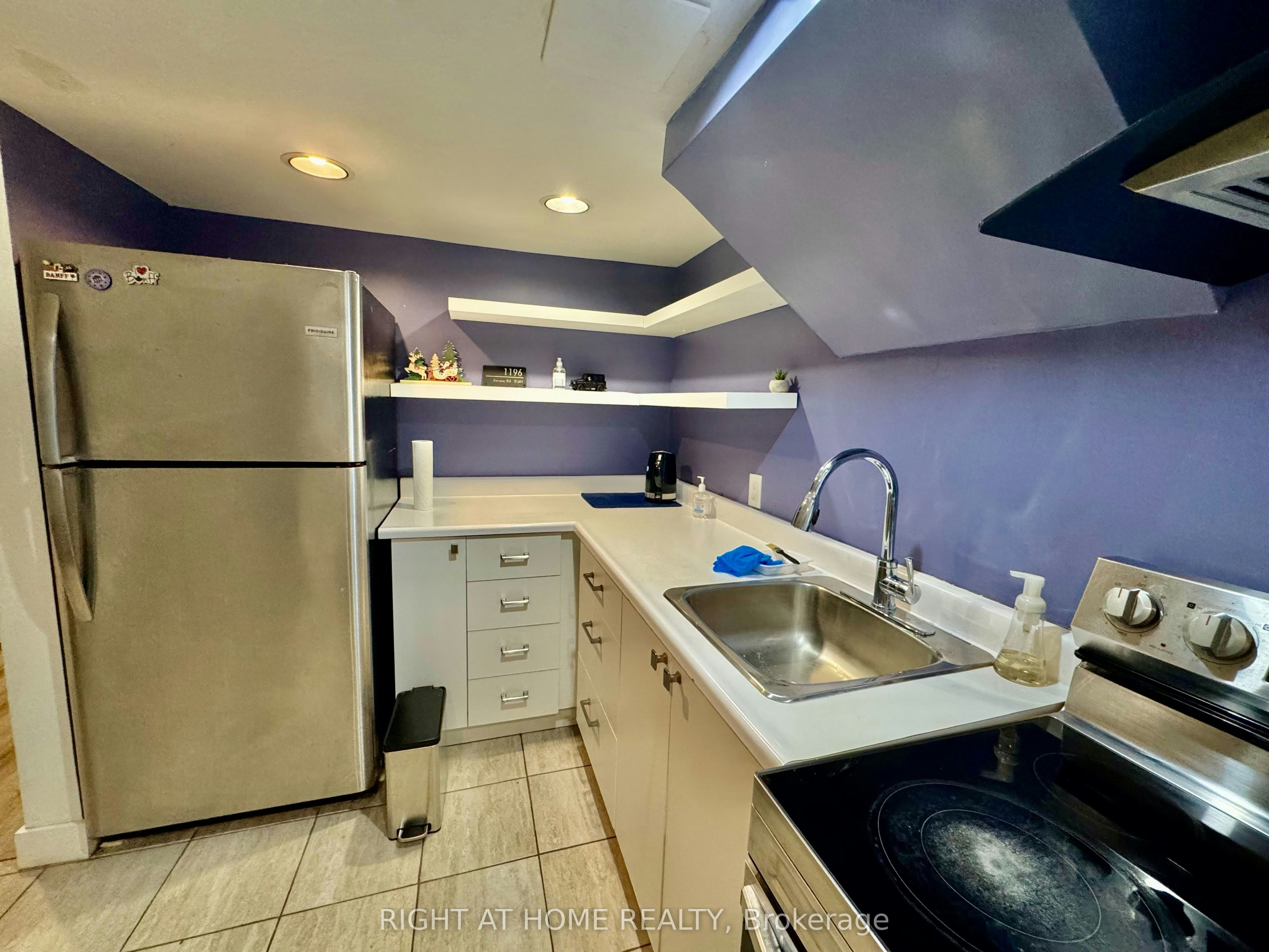 Lower Apartment-1196 Avenue Road, Toronto, ON, M5N 2G1 - 22