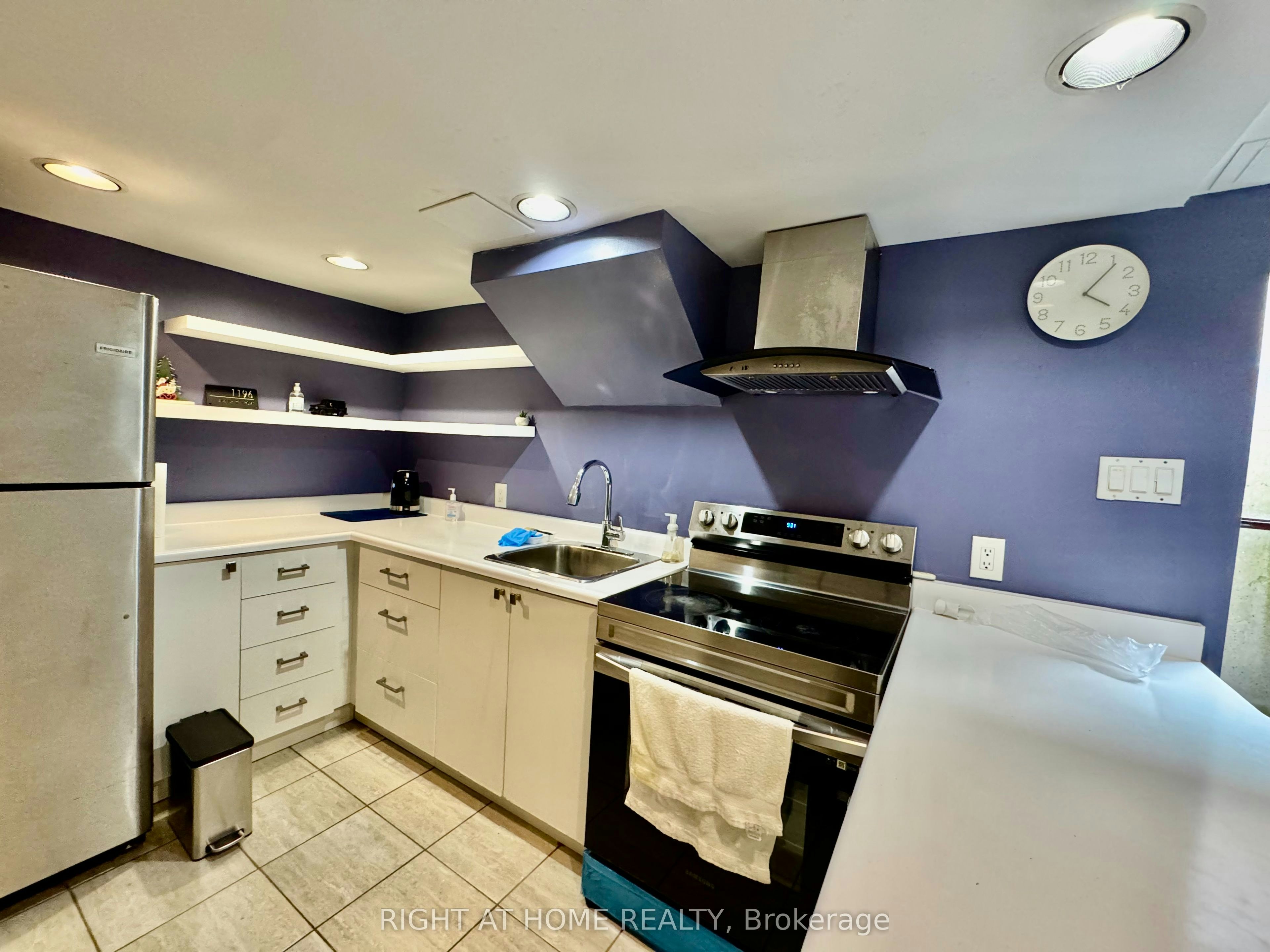 Lower Apartment-1196 Avenue Road, Toronto, ON, M5N 2G1 - 21