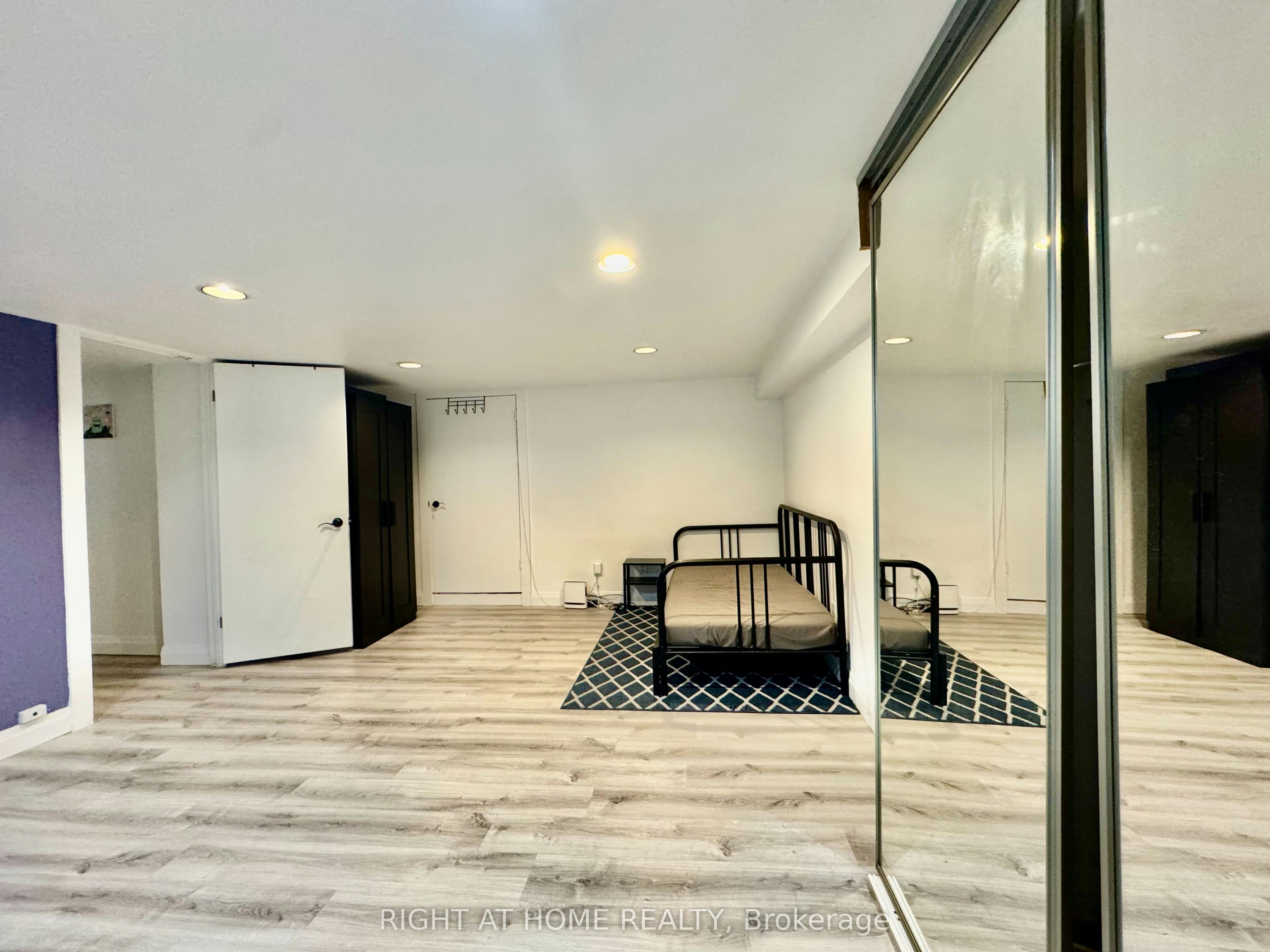 Lower Apartment-1196 Avenue Road, Toronto, ON, M5N 2G1 - 12