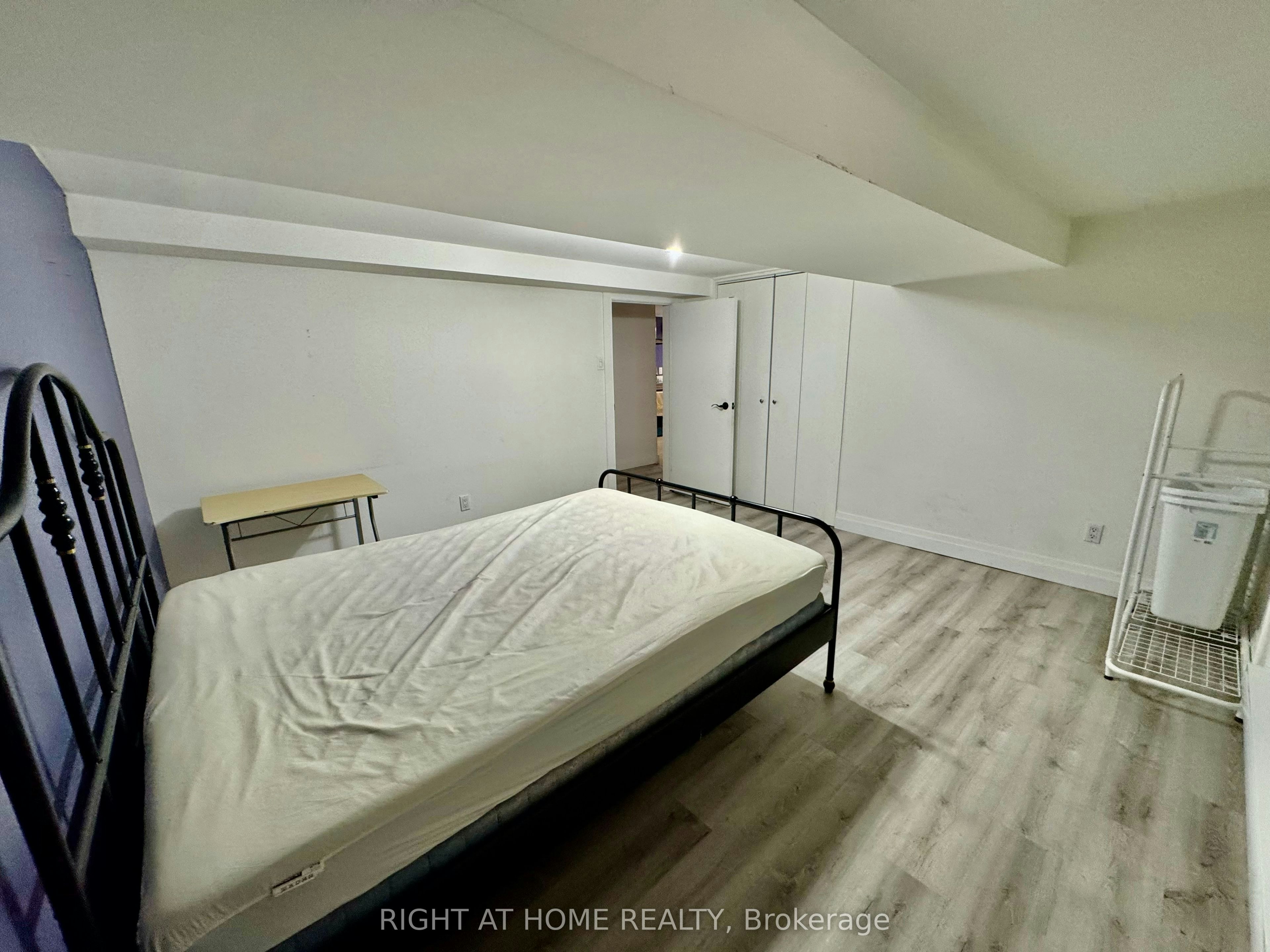 Lower Apartment-1196 Avenue Road, Toronto, ON, M5N 2G1 - 5