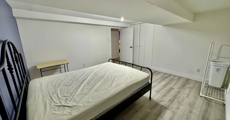 Lower Apartment-1196 Avenue Road, Toronto, ON, M5N 2G1 - 5