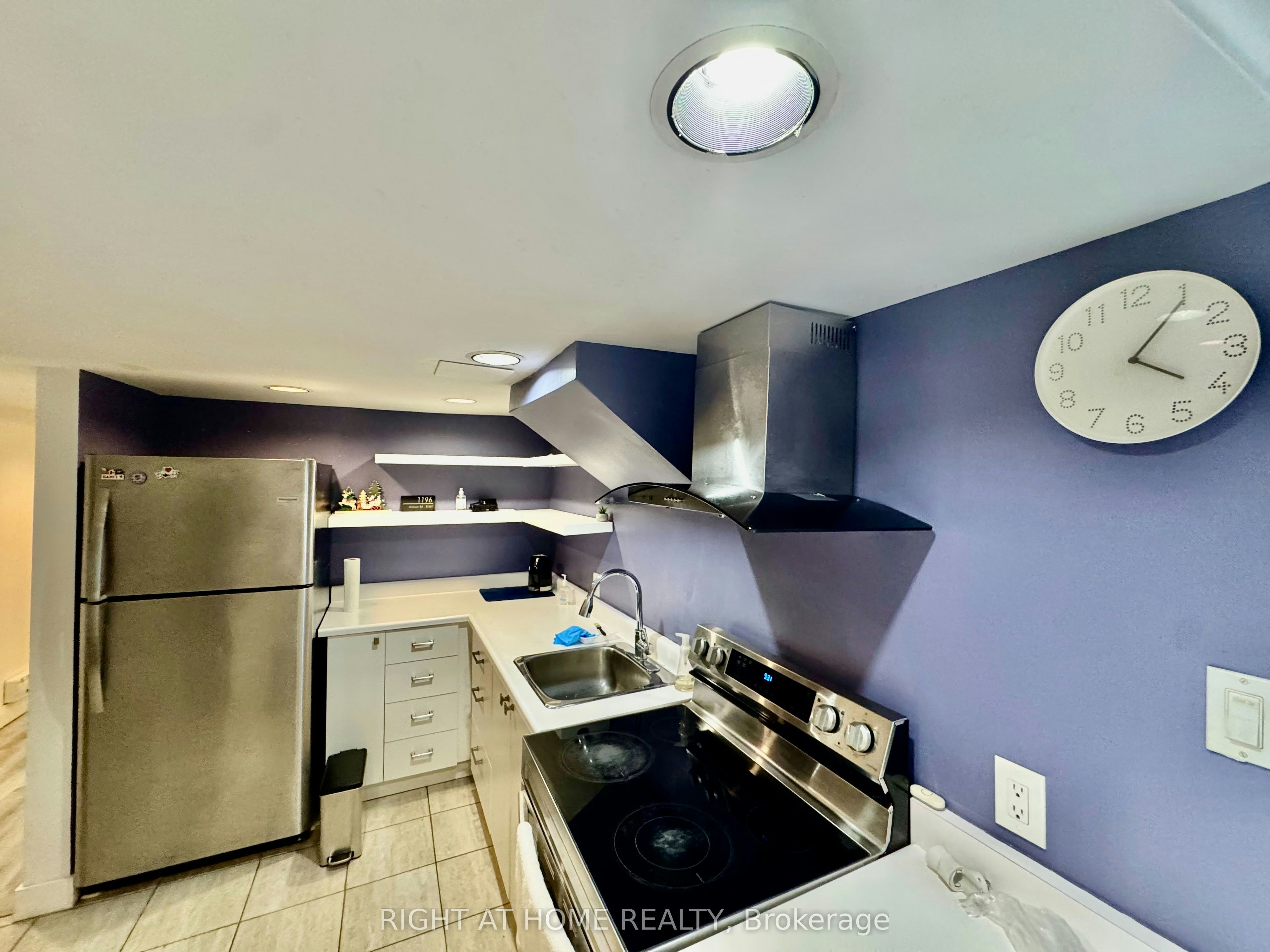 Lower Apartment-1196 Avenue Road, Toronto, ON, M5N 2G1 - 20