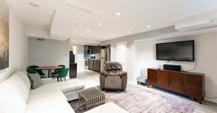 Lower-63 Bellevue Avenue, Toronto, ON, M5T 2N6 - 5