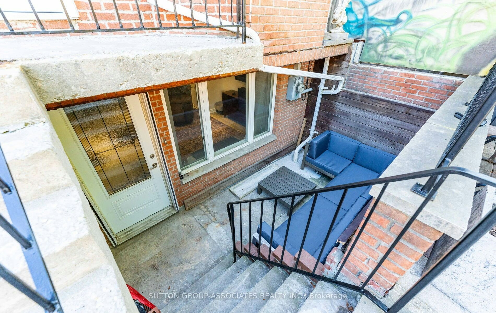 Lower-63 Bellevue Avenue, Toronto, ON, M5T 2N6 - 18